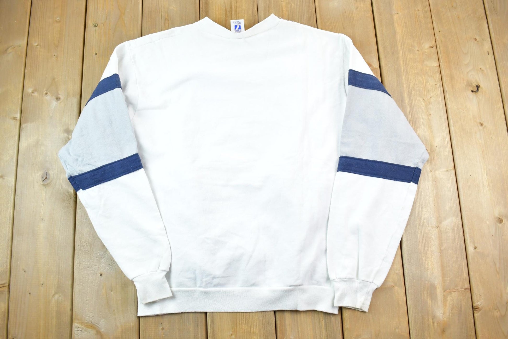 Vintage 1987 Minnesota Twins World Series Champions Logo 7 MLB Crewneck Sweatshirt / Made In USA / Embroidered Sportswear / Americana