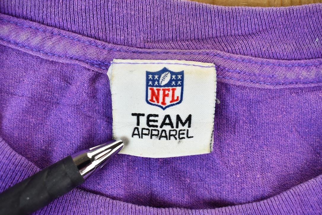 Vintage 1990s Minnesota Vikings NFL Football Long Sleeve Graphic T-Shirt