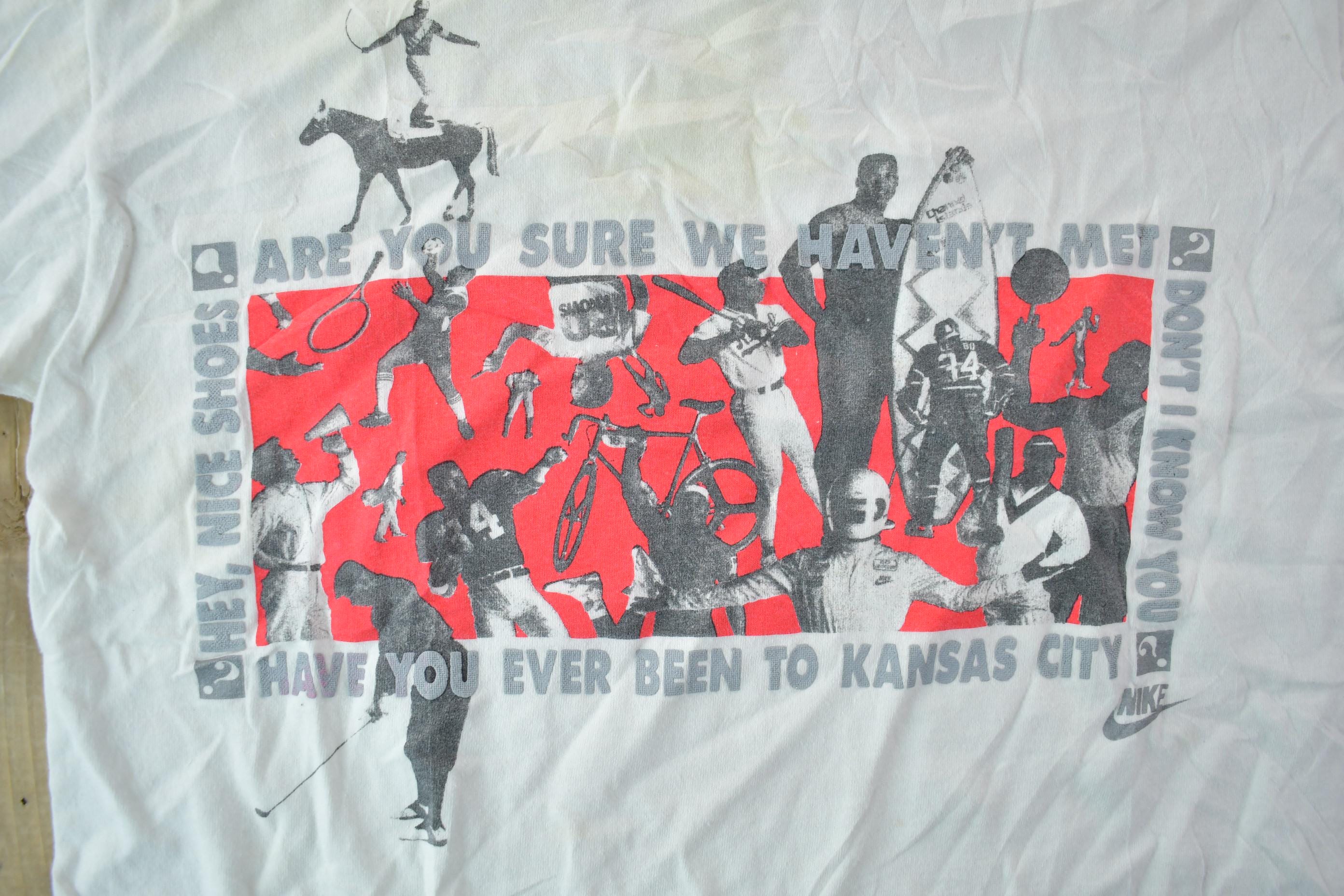 Vintage 1990s Nike Grey Tag Graphic T-Shirt