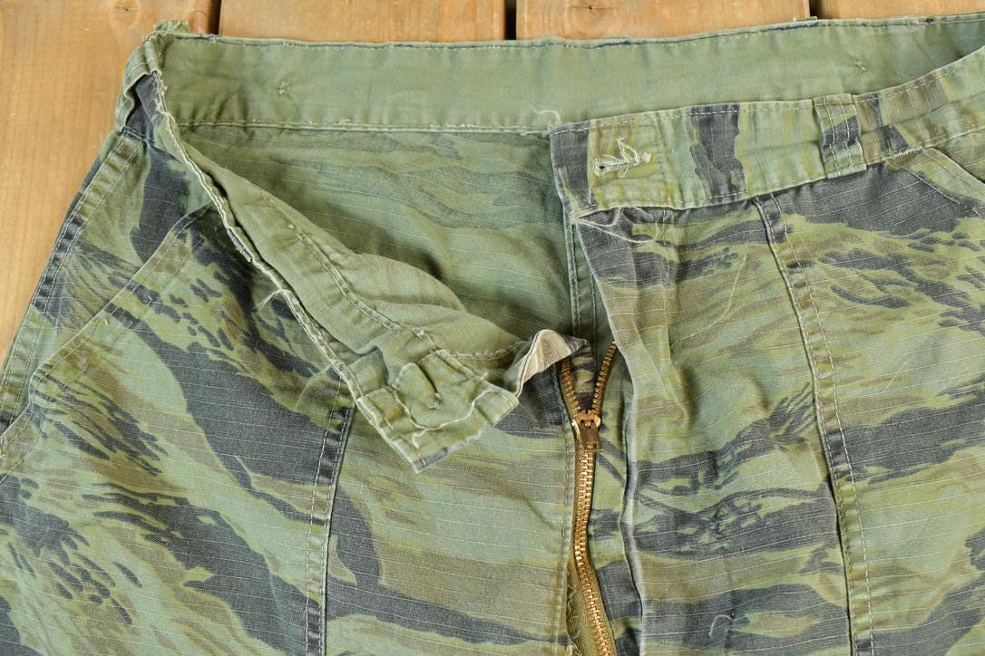 Vintage 1990s Army Tiger Camouflage Cargo Pants Size 28