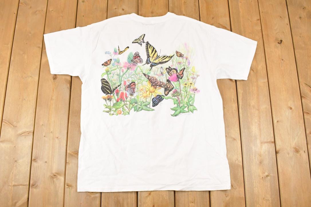 Vintage 1990s Multi Butterfly FAB Souvenir Outdoorsman T-Shirt Women's XL