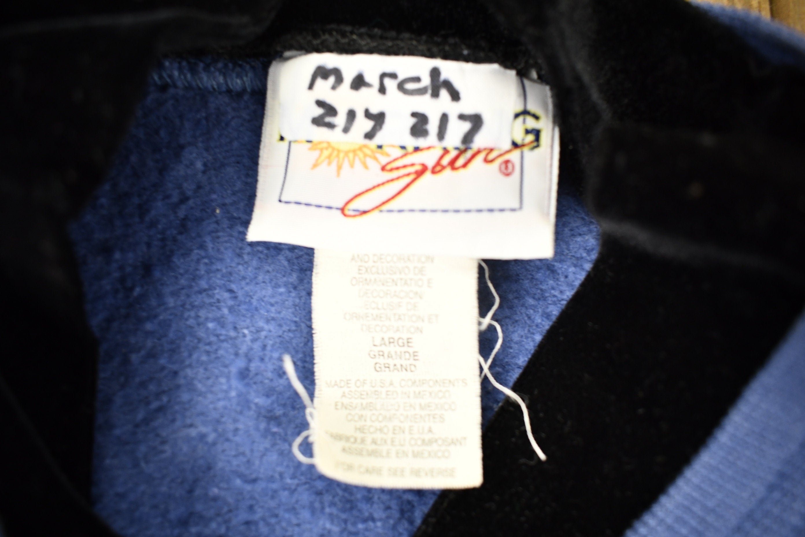 Vintage 1990s Cute Bird Graphic Double Collared Crewneck