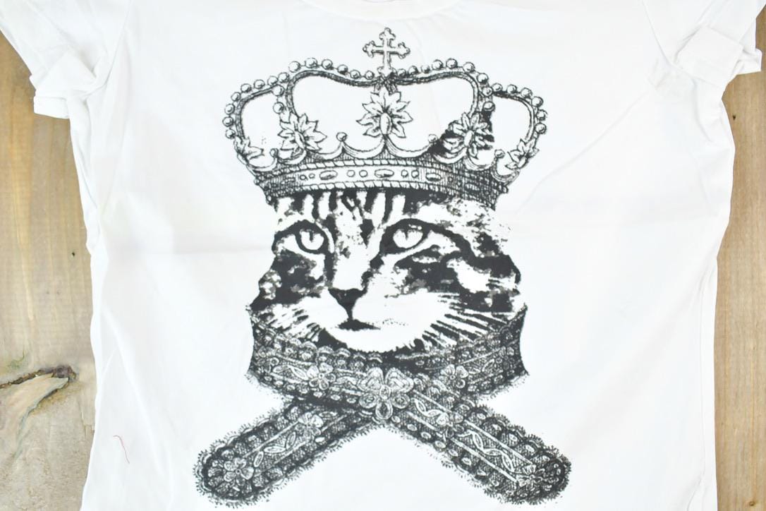 Women Vintage Vigoss Y2K Cat Queen T-Shirt / Vigoss Grunge Skull Print / Contrast Stitch / Internet Famous Clothing / Over Dyed