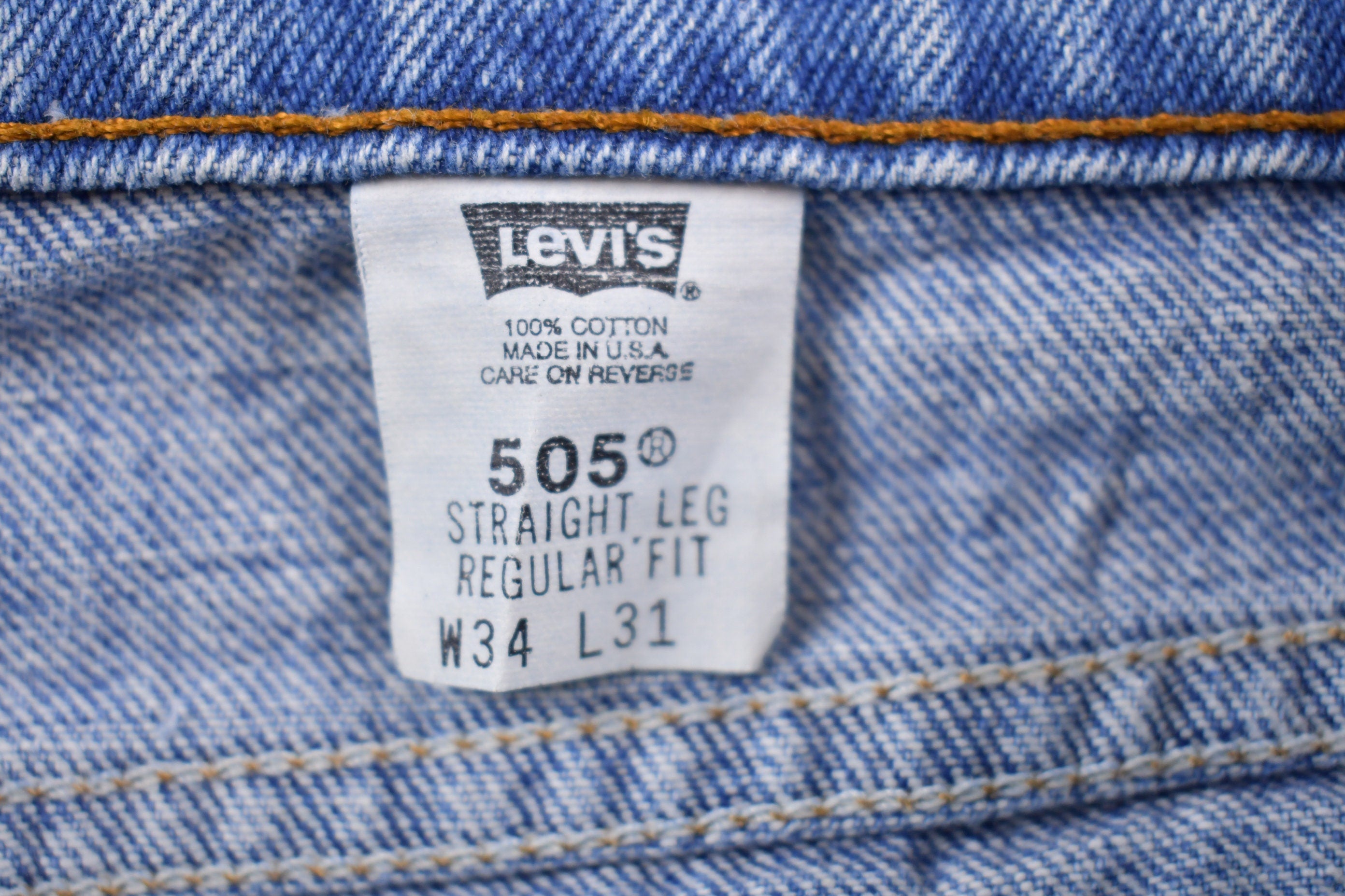 Vintage 1990s Levi's 505 Red Tab Jeans Size 32 x 31