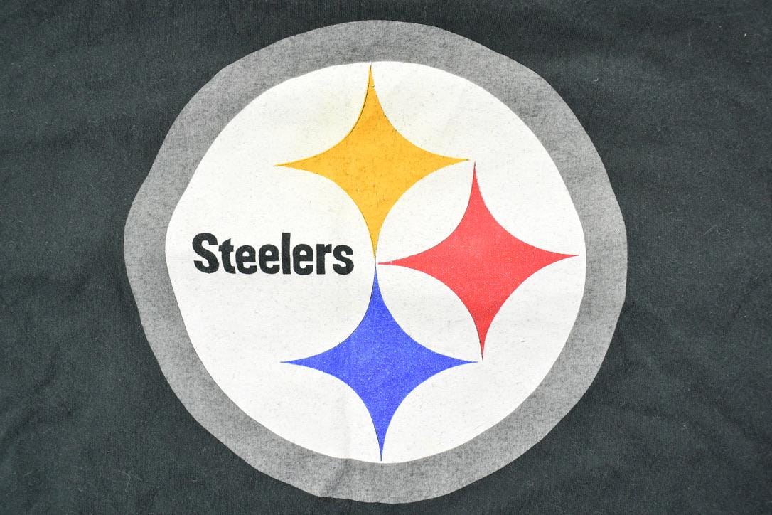 Vintage 1990s Nike Pittsburgh Steelers NFL Graphic T-Shirt