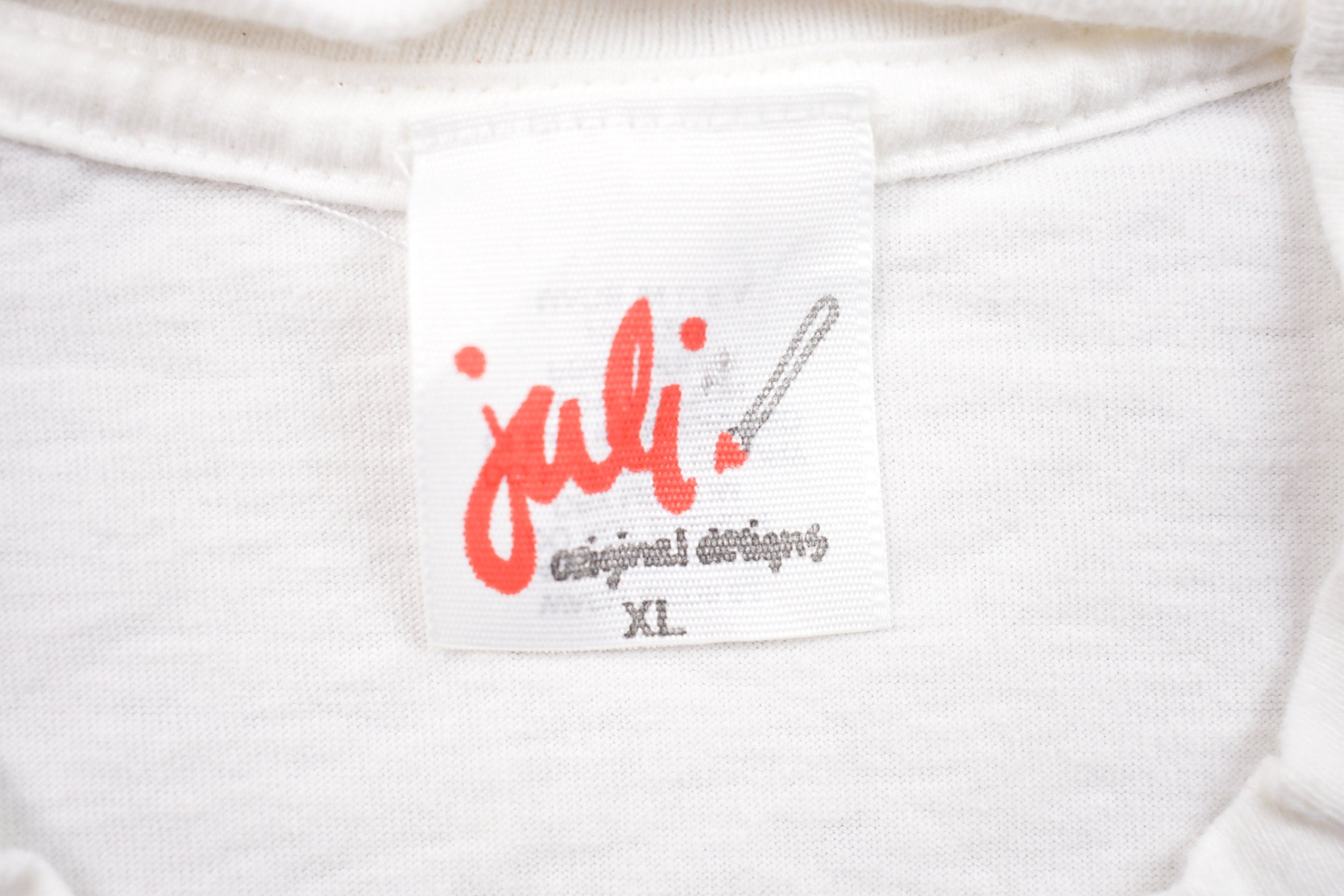 Vintage 1990s Hearts XO Graphic T Shirt