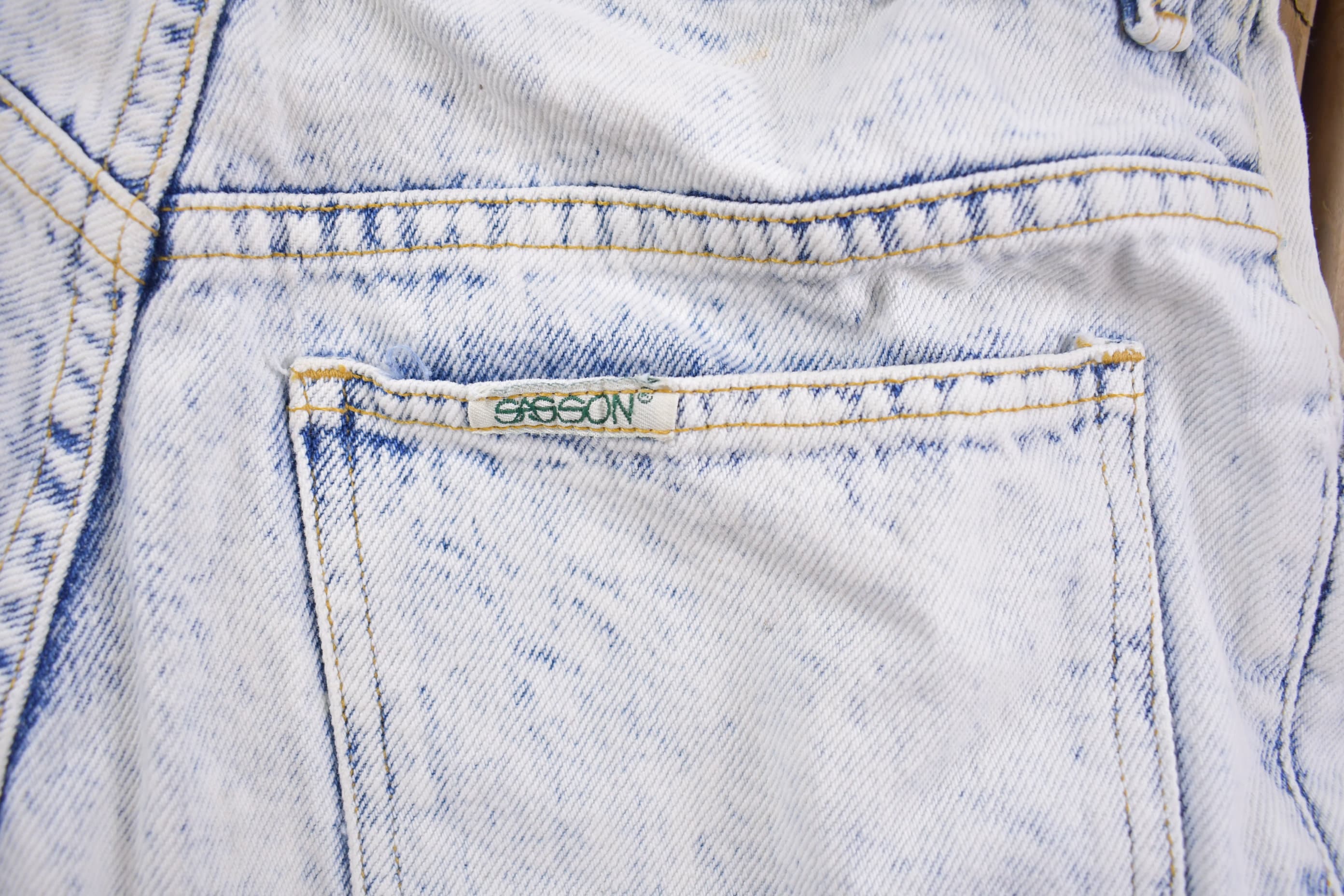 Vintage 1990s Sasson Light Acid Wash Jean Shorts 26 x 7