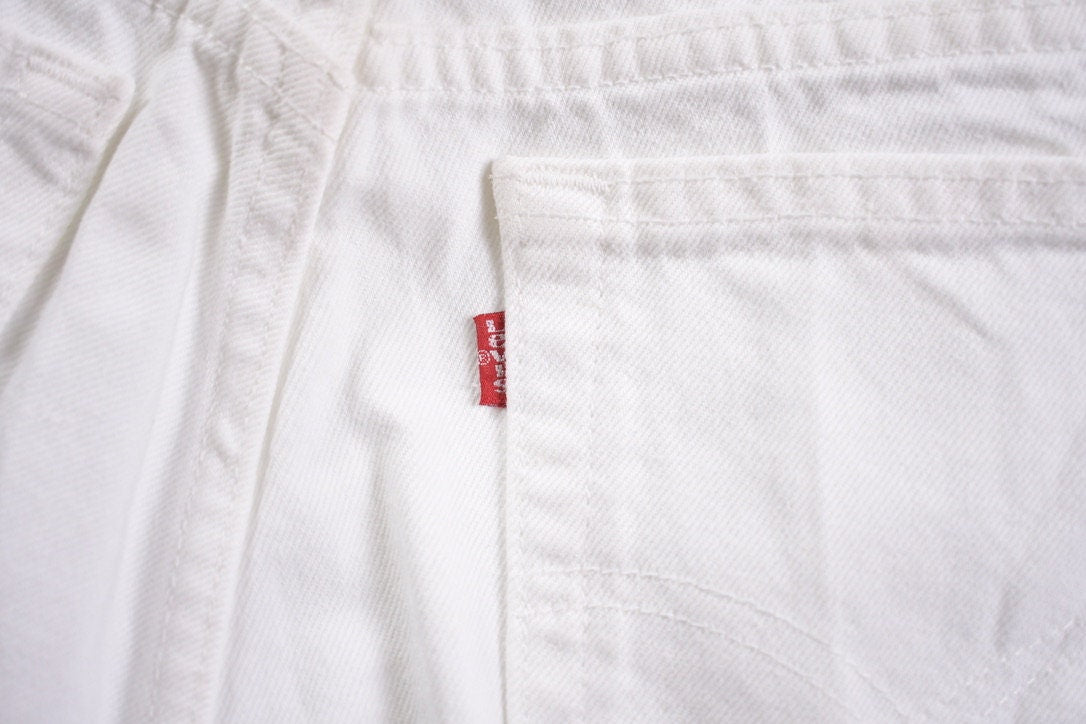 Vintage 1990s Levi 551 Red Tab Jeans Size 32 x 30