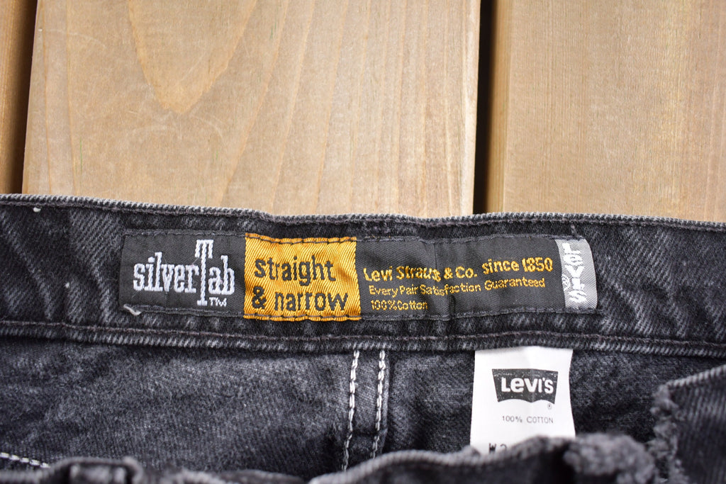 Vintage 1990s Straight And Narrow Silver Tab Levi's Jeans Size 30 x 29.5