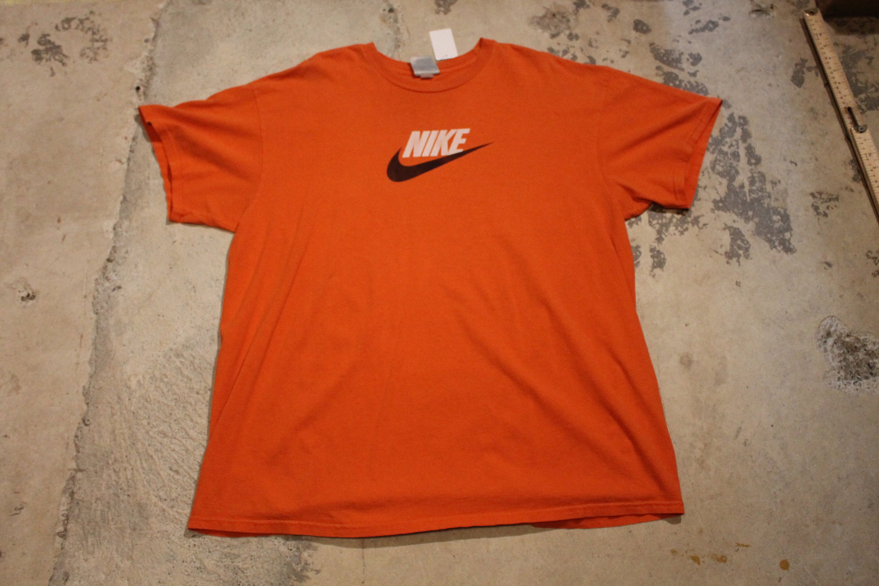 Vintage Y2K Nike Graphic T-Shirt