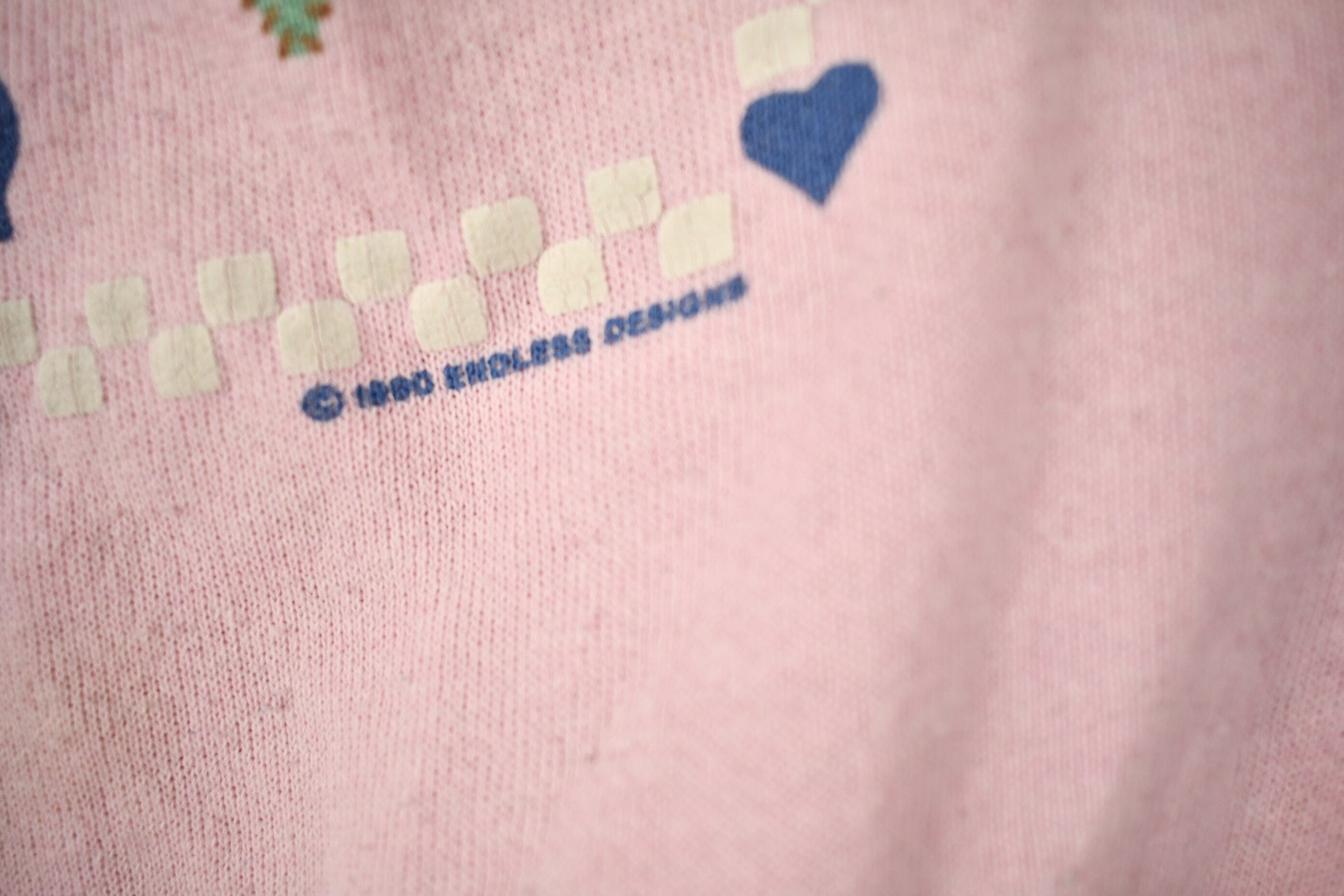 Vintage 1980 Cute Heart Graphic Raglan Crewneck