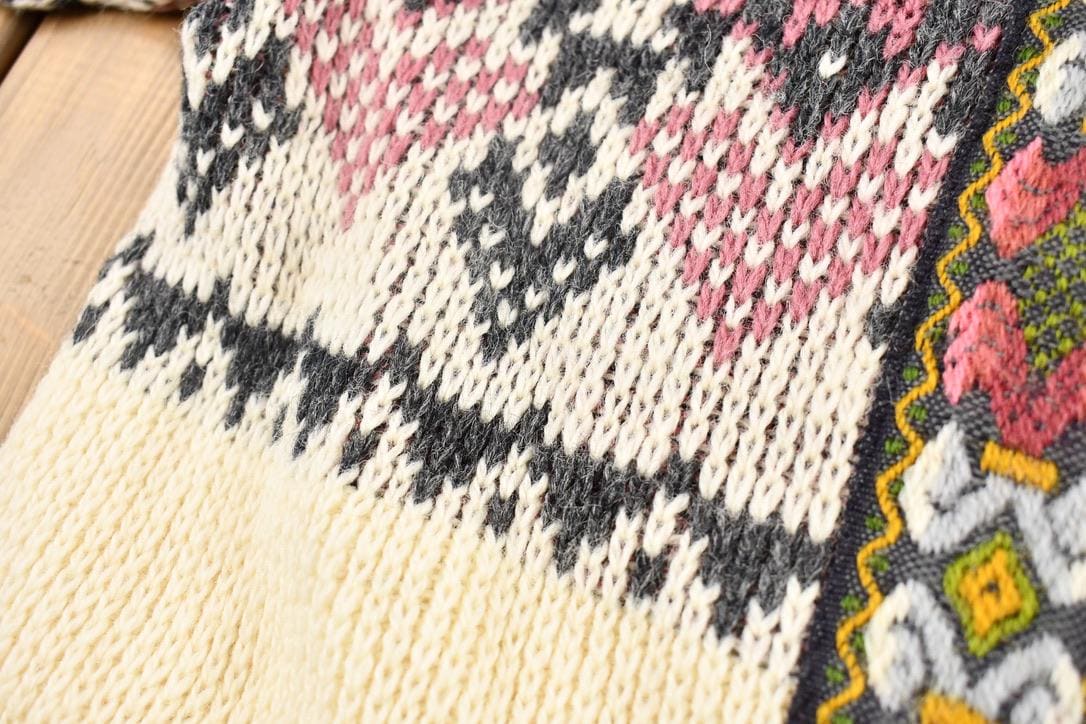 Vintage 1990s Wool Knit Clasped Cardigan Sweater