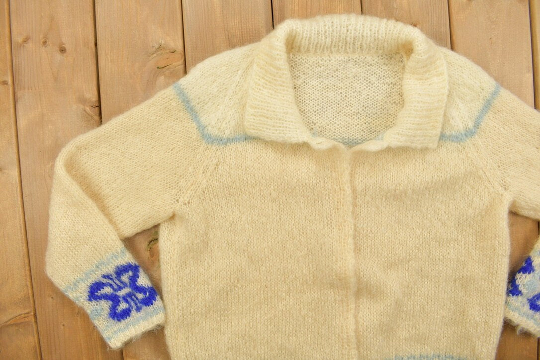 Vintage 1960s Floral Knit Wool Crewneck Sweater / Vintage 90s Crewneck / Cozy Knit / Essentials / Basics / Winter / Cottage Sweater