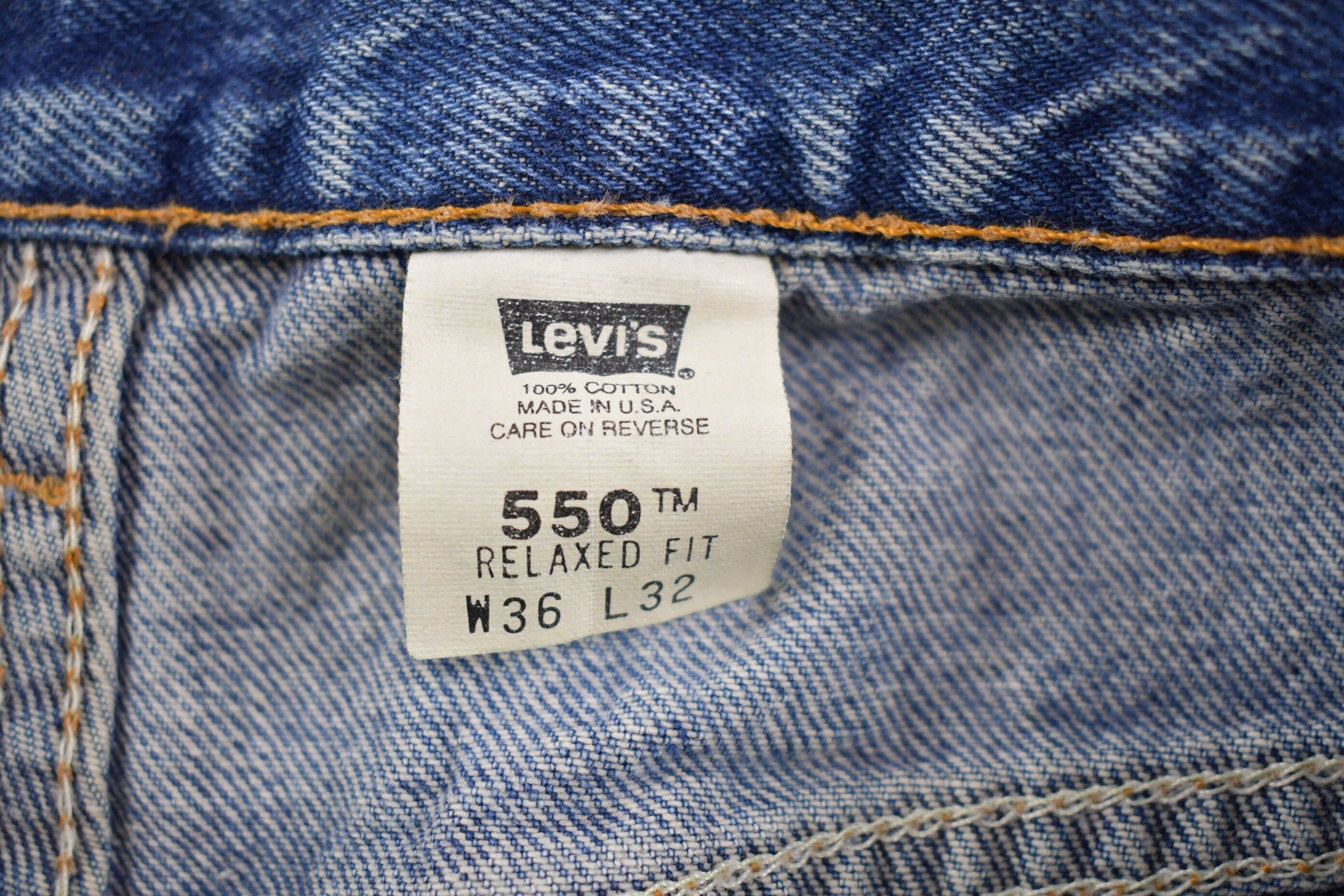Vintage 1990s Levi's 550 Red Tab Jeans Size 34 x 31