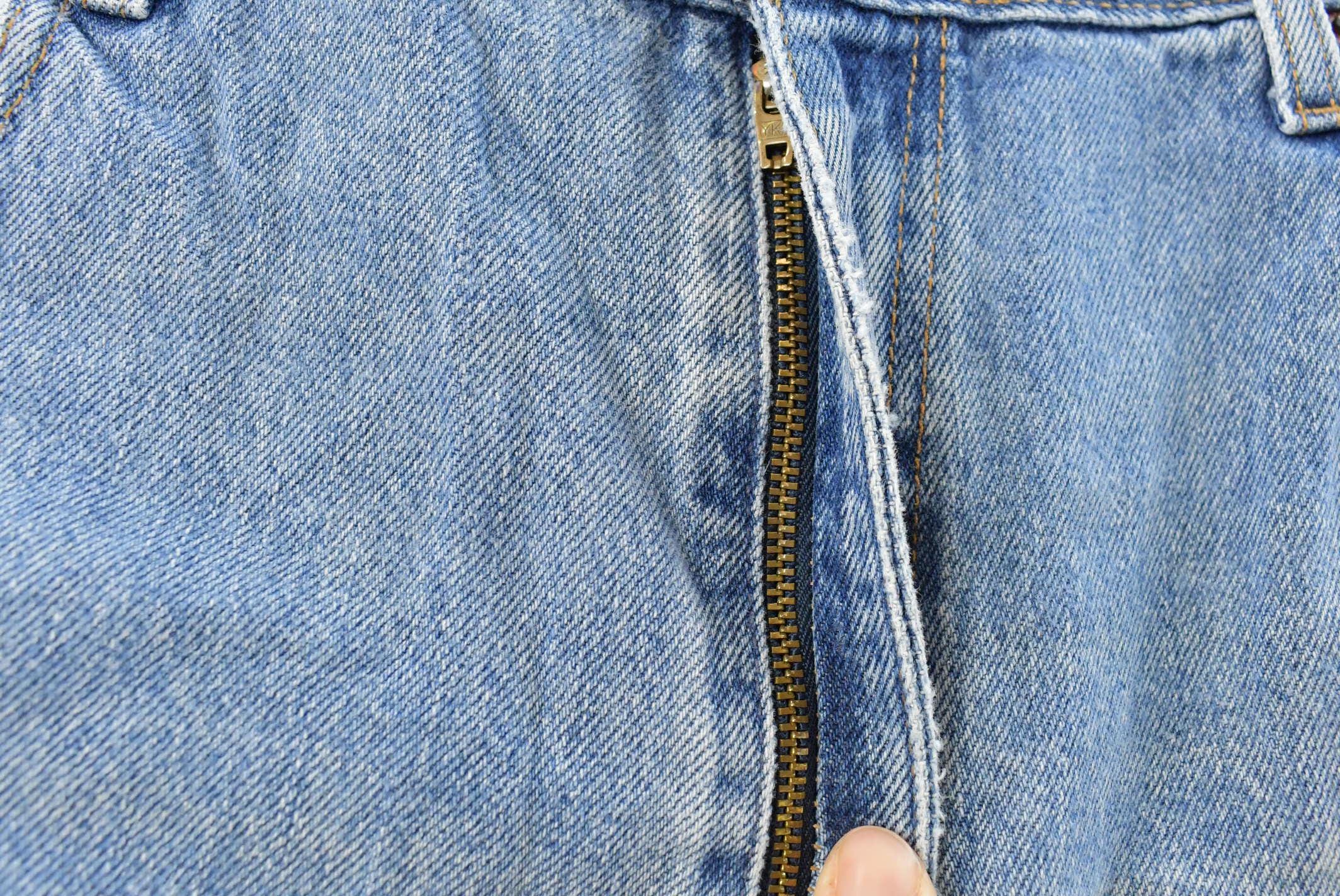 Vintage 1990s Levi's 560 Loose Fit Denim Blue Jeans Size 35 x 30 / 90s Levi's / Distressed Sun Faded Jeans / Streetwear