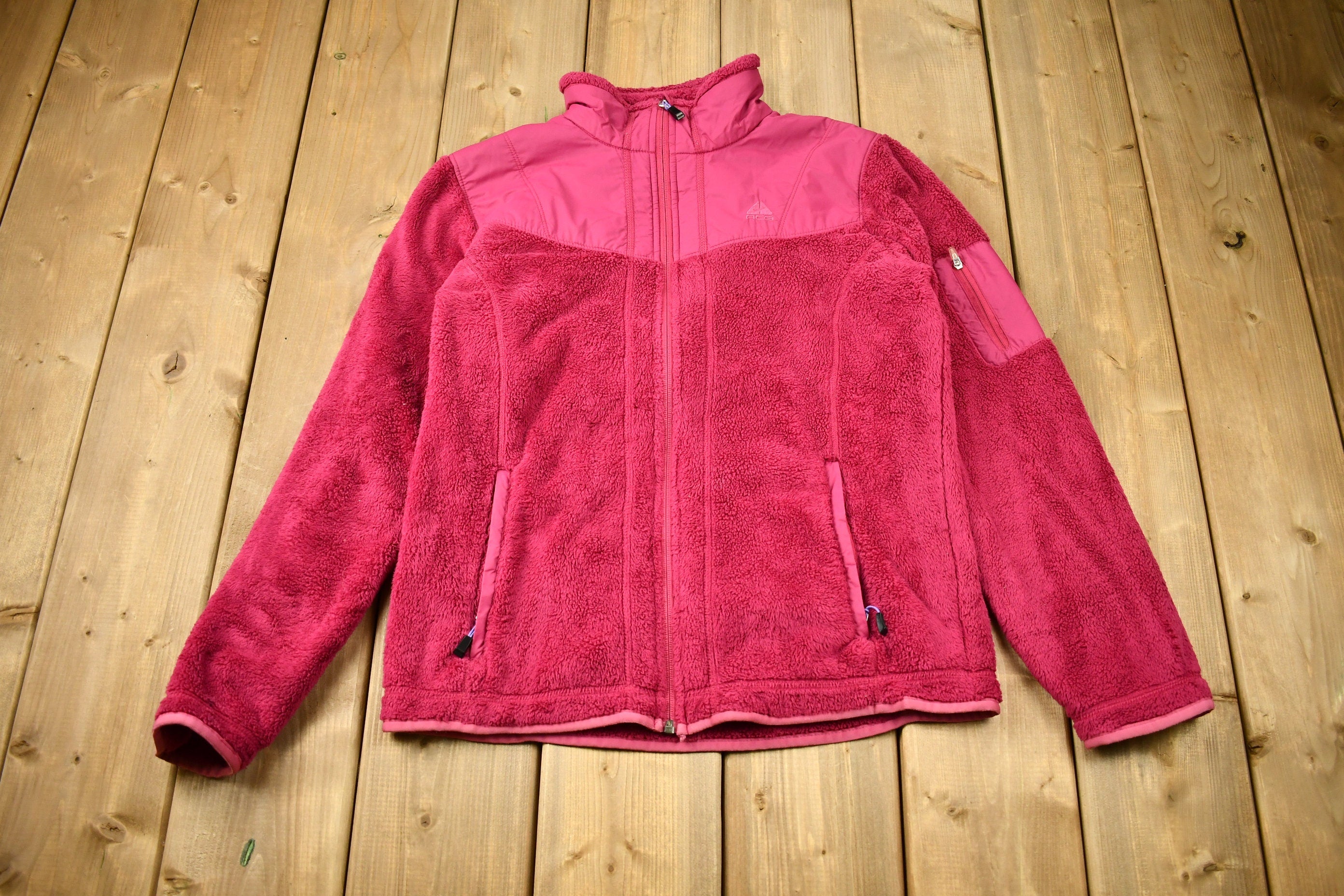 Vintage 1990s Nike ACG Women's Fleece Sweater