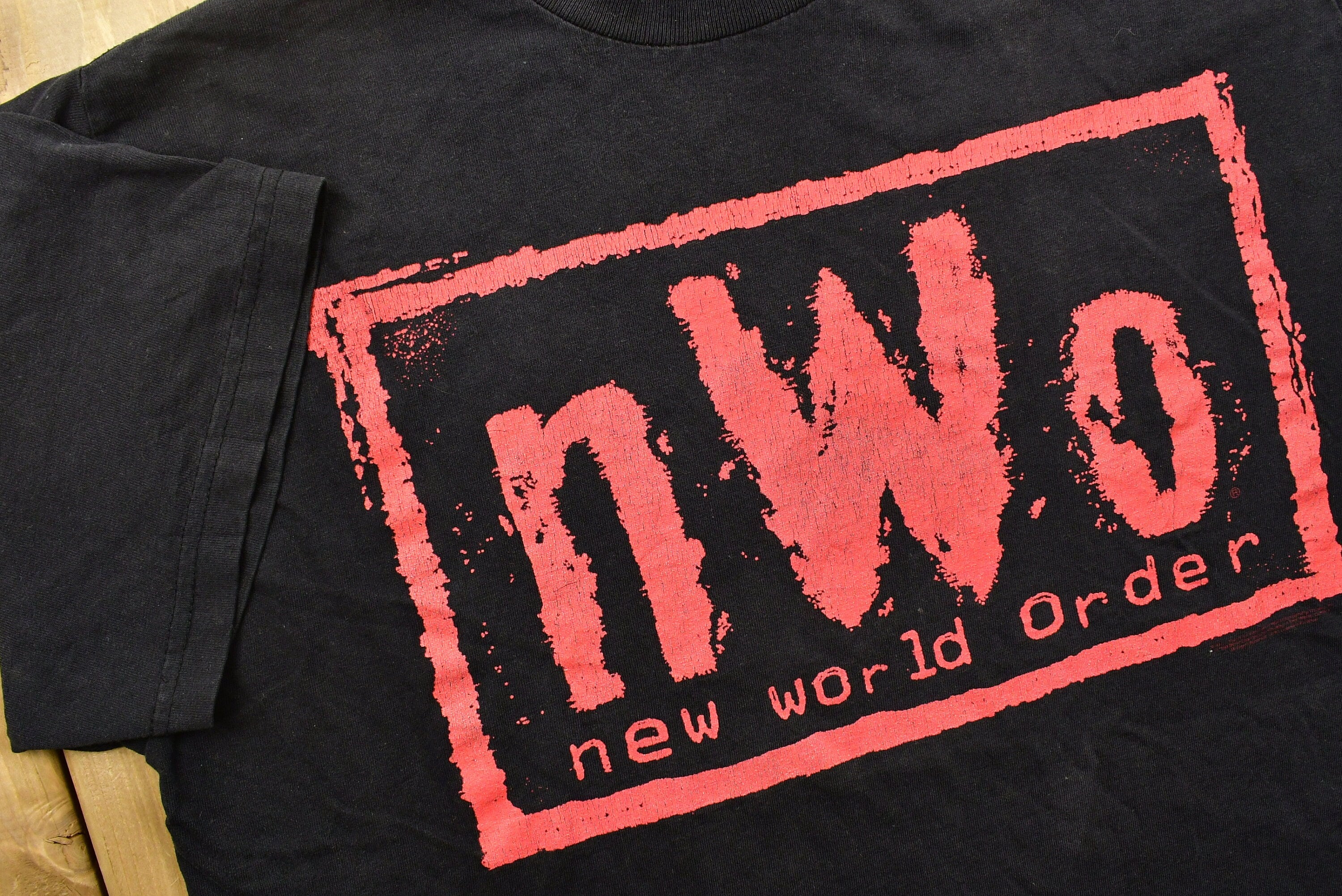 Vintage 1998 NWO New World Order WCW Wrestling T-Shirt