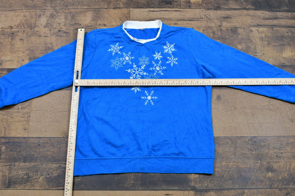 Vintage 1990s Snowflake Crewneck , Winter Nature Print Sweatshirt , Grandma Style Pullover Sweatshirt , Streetwear + Retro Style