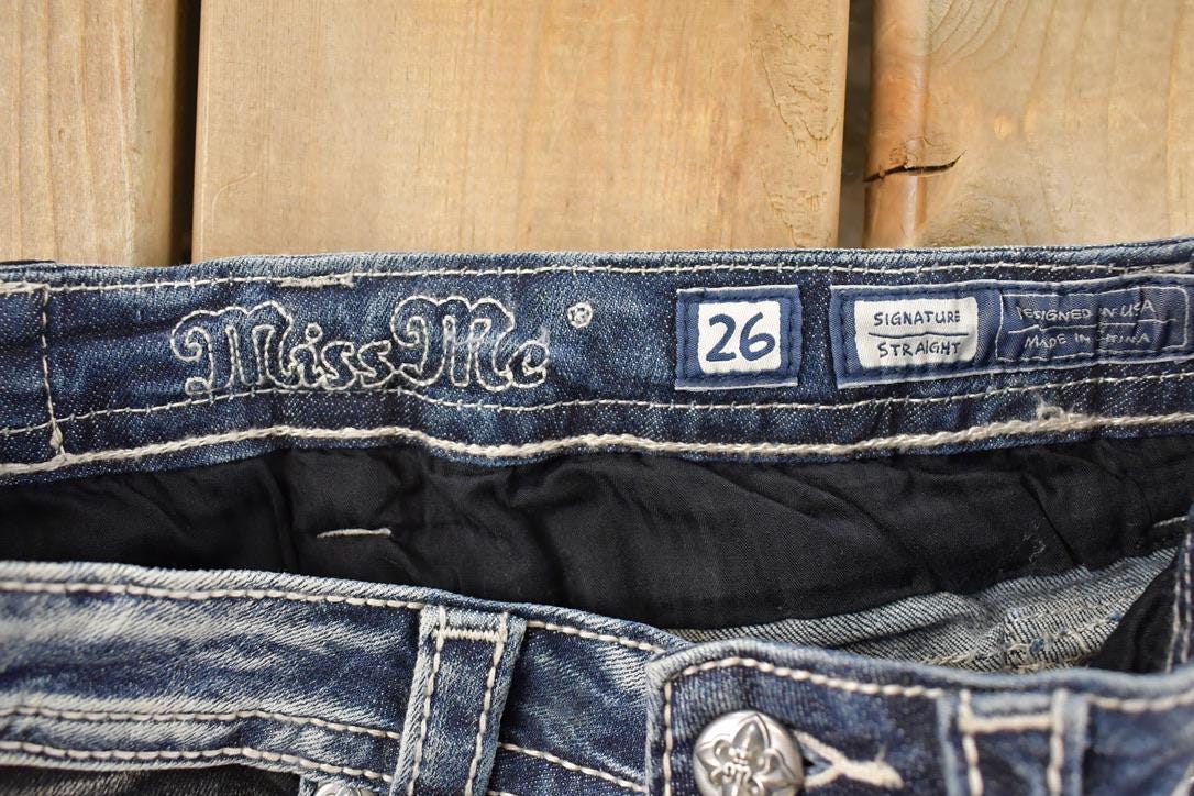 Vintage Deadstock Y2K Miss Me Bedazzled Low Rise Jeans Women's Size 26x31