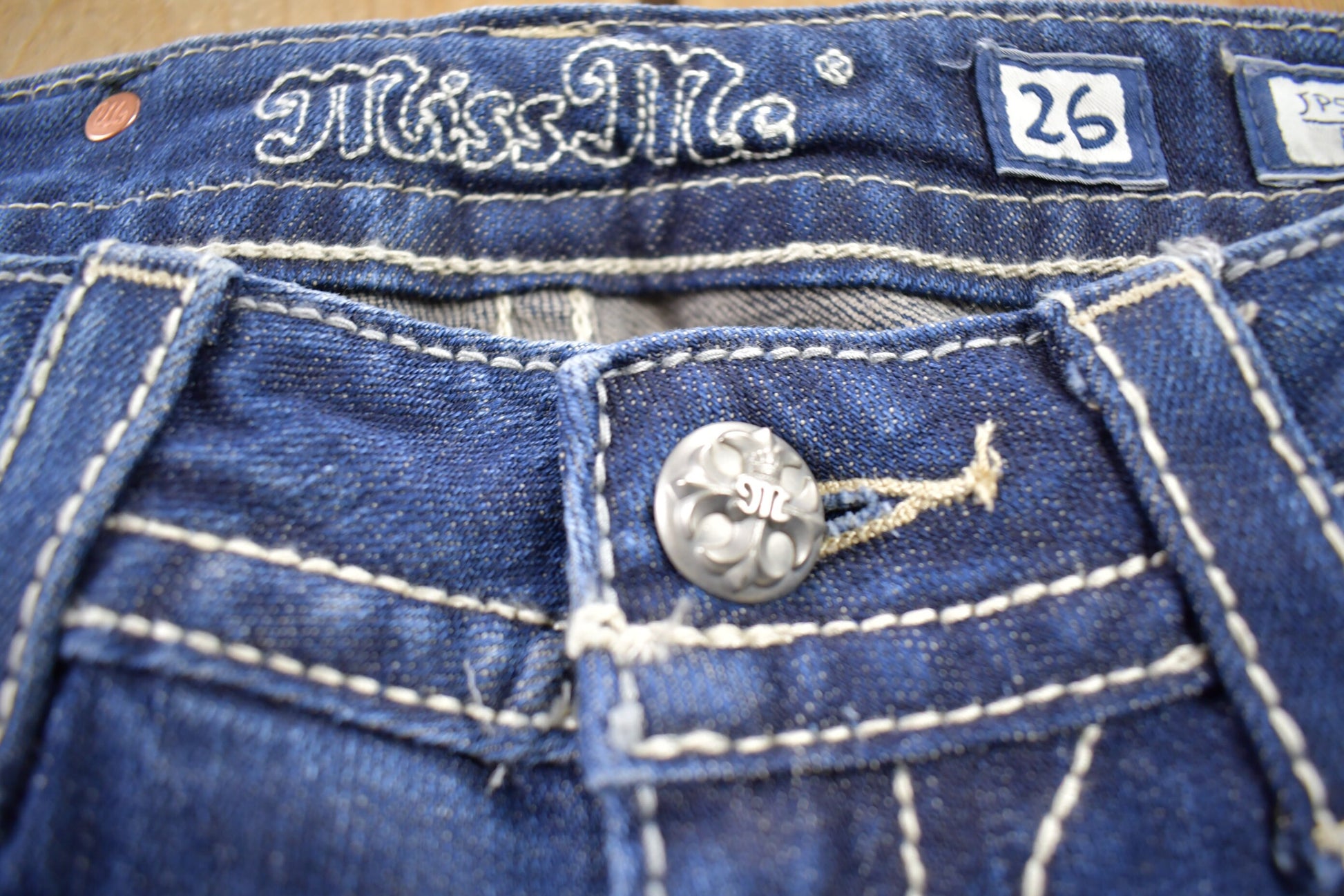Vintage Y2K Miss Me Bedazzled Low Rise Jeans Size 26x34