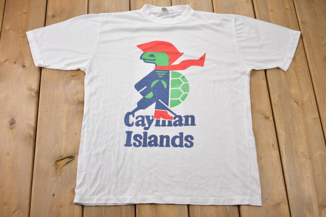 Vintage 1980s Cayman Islands Graphic T Shirt / 1980s T Shirt / Single Stitch / Vintage Distressing