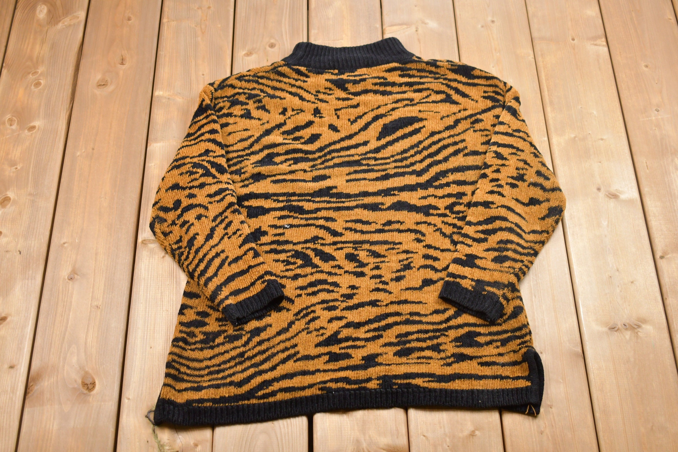 Vintage Express Tricot Knitted Leopard Print Turtleneck Sweater