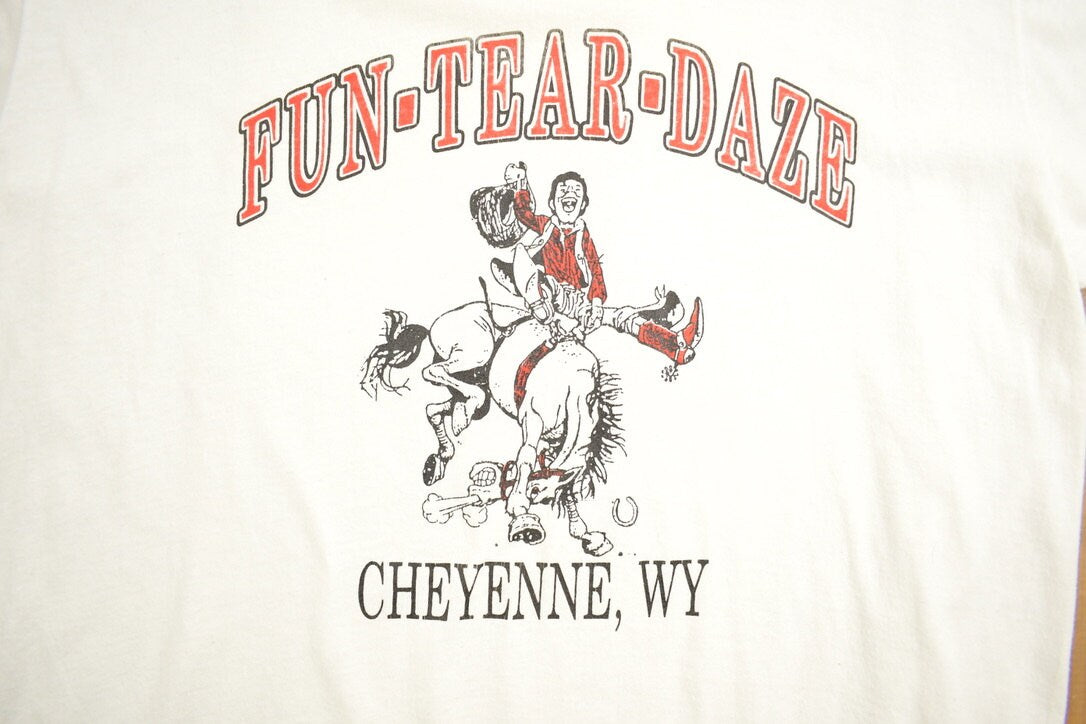 Vintage 1990s Fun Tear Daze Cheyenne Wyoming Souvenir T Shirt