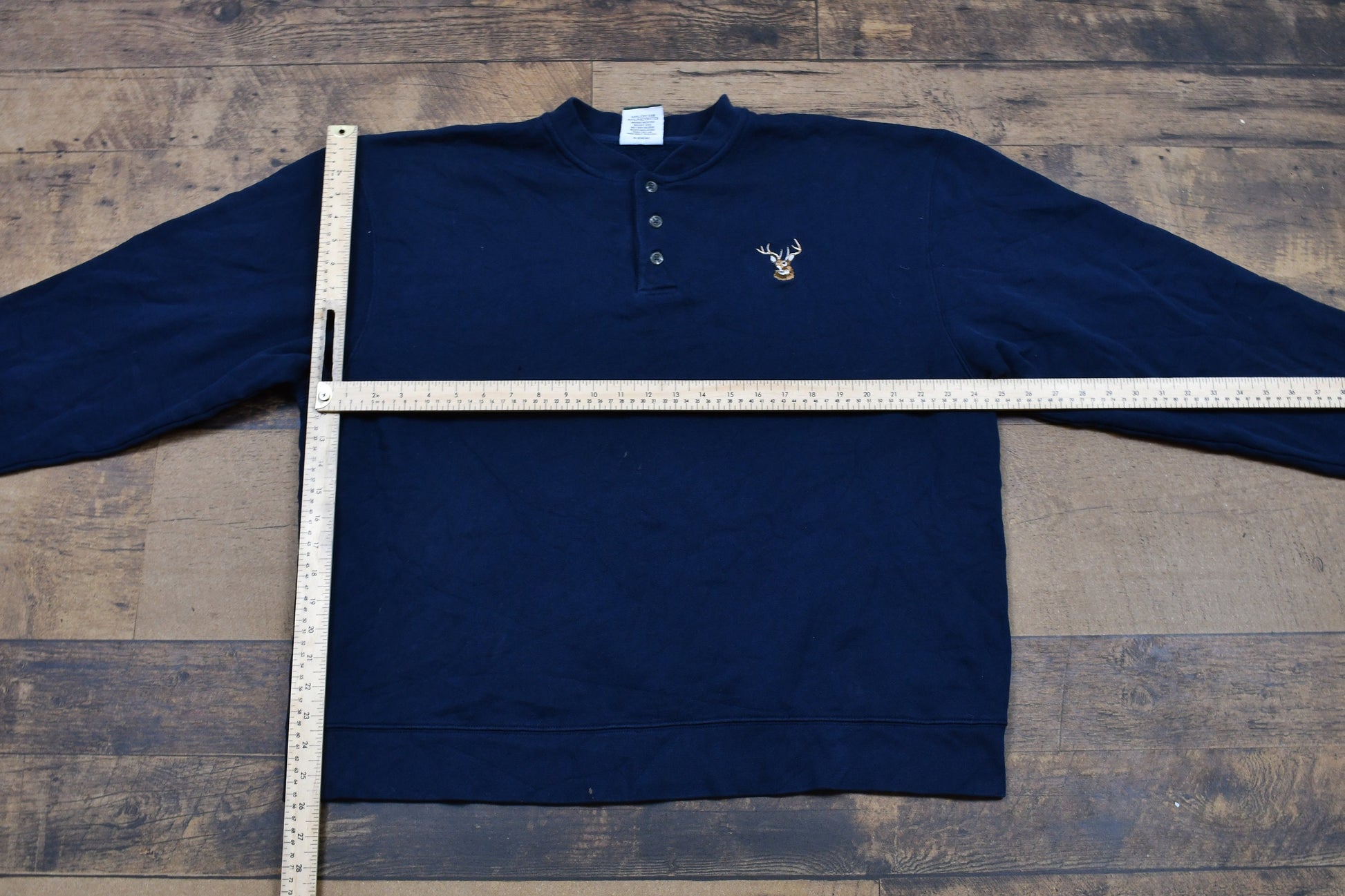 Vintage 1990s Deer Embroidered Quarter Button Sweatshirt / Animal Lover / Wilderness & Outdoor Pullover Sweatshirt