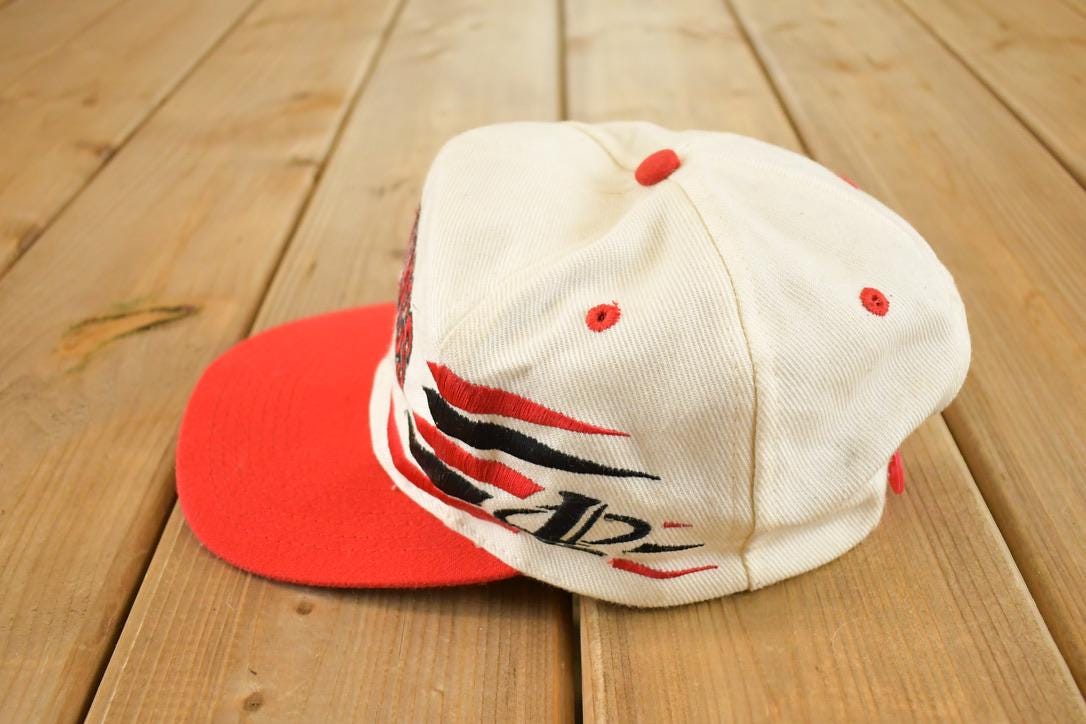 Vintage 1990s Logo Athletic Detroit Red Wings Diamond Cut NHL Snapback Hat / 90's Embroidered Shark Tooth Hockey Cap