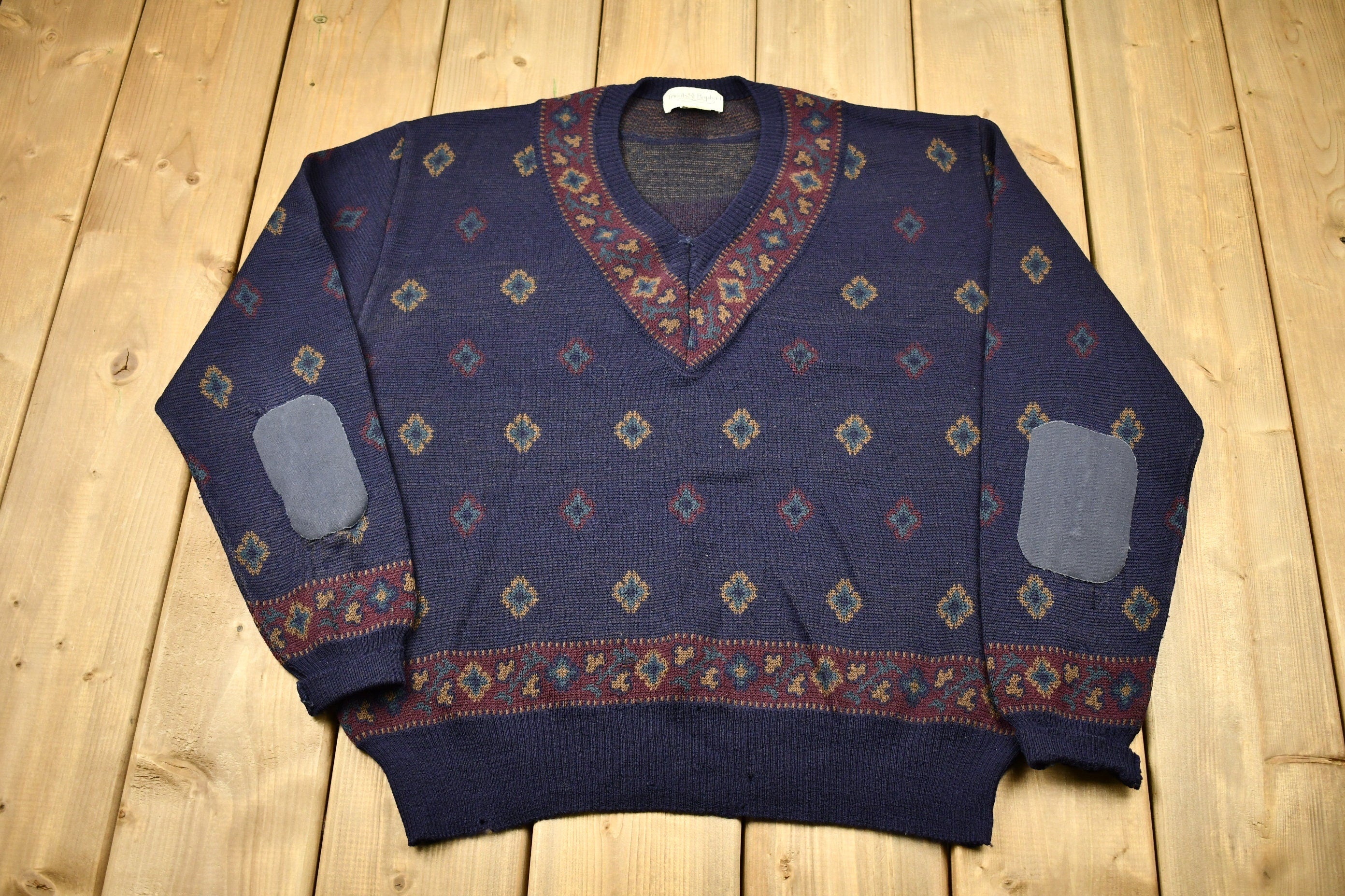Vintage 1980s Tricots St. Raphael Pure New Wool Knitted V Neck Sweater