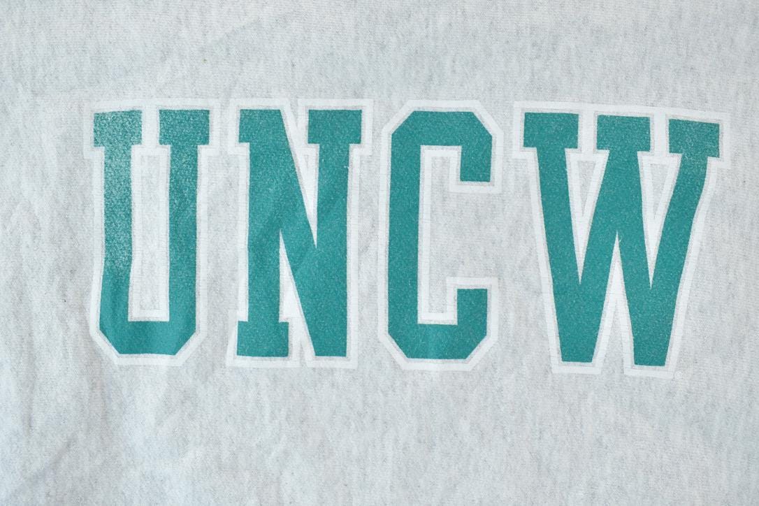 Vintage 1990s UNC Wilmington Seahawks Champion Reverse Weave Crewneck Sweatshirt