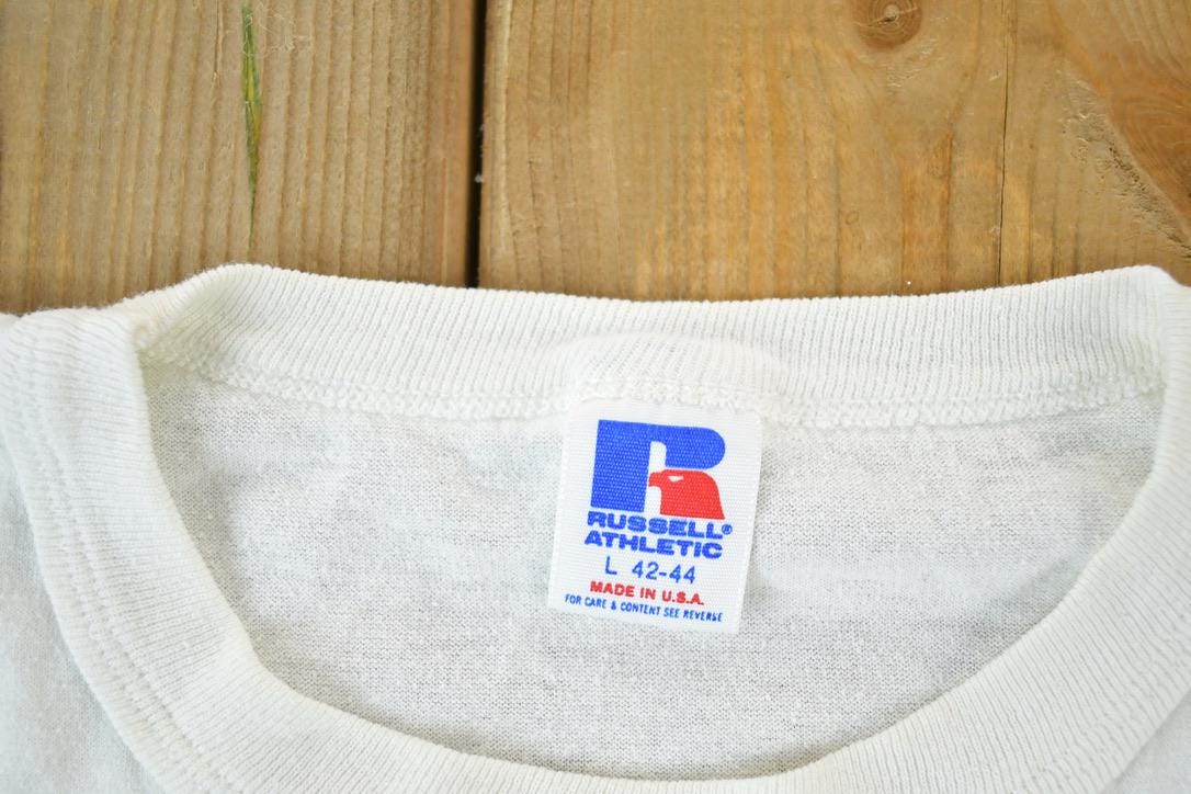 Vintage 1990s Russell Athletic Oregon Volleyball Single Stitch Souvenir T-Shirt Made In USA