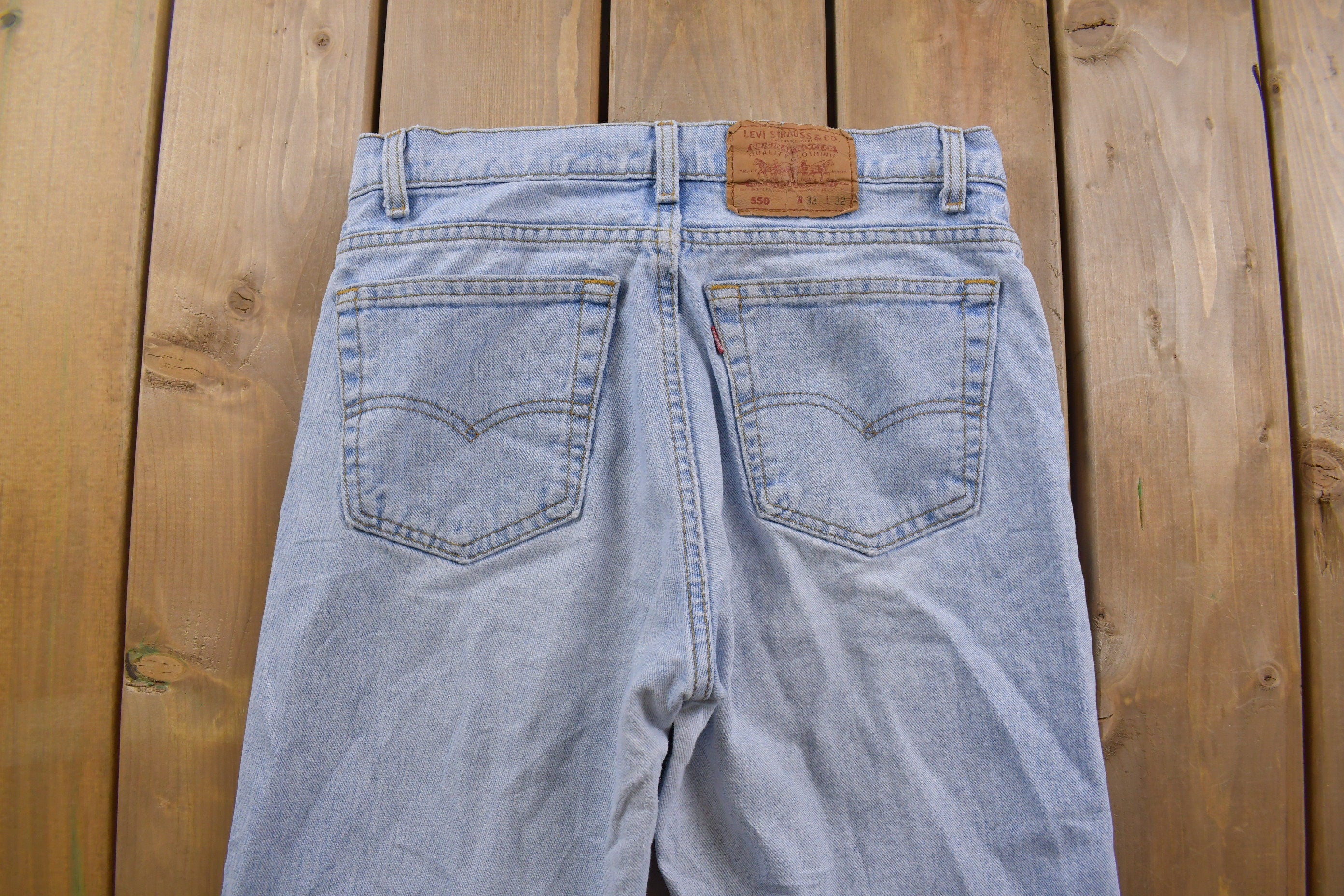 Vintage 1990s Levi's 550 Red Tab Jeans Size 32 x 31