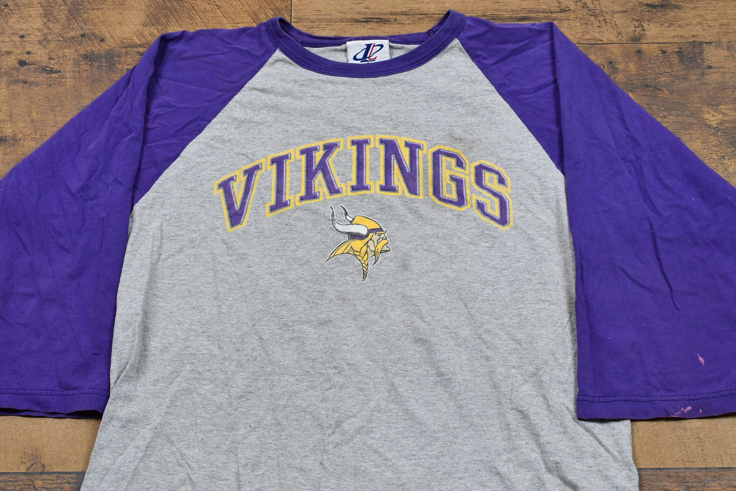 Vintage 1990s Minnesota Vikings NFL Logo Athletic Raglan T-Shirt
