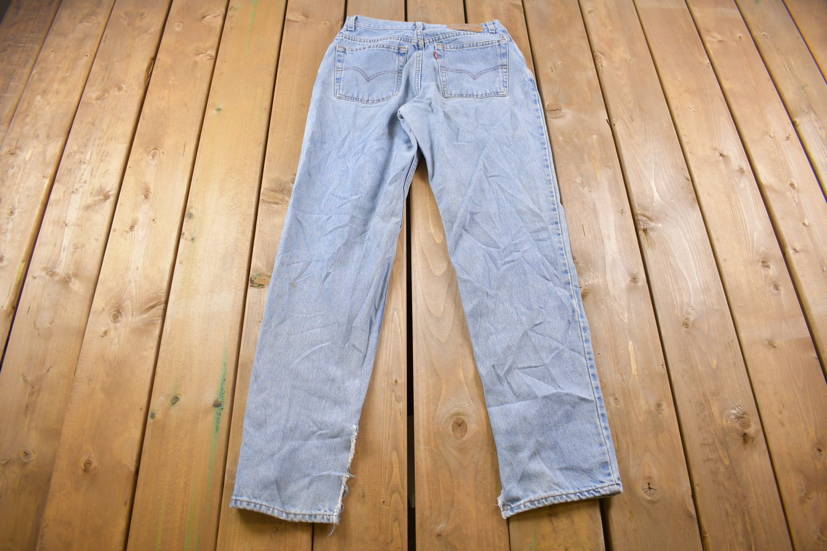 Vintage 1990s Levi's 550 Red Tab Jeans Size 28 x 32