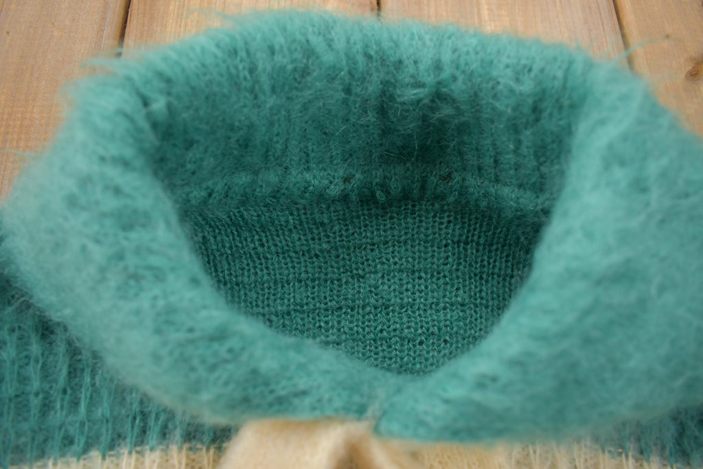Vintage 1970s Wool Knit Bow Tie Green Beige Stripe Sweater