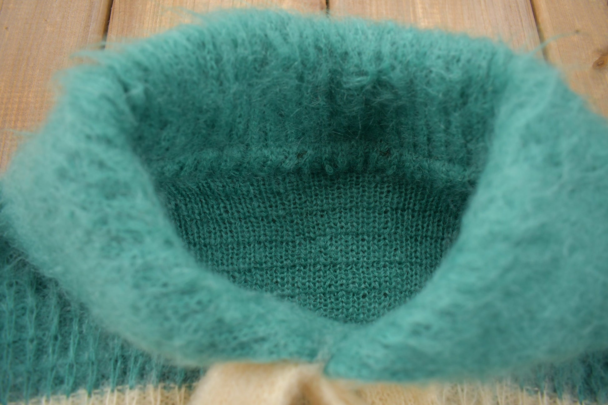 Vintage 1970s Wool Knit Bow Tie Green Beige Stripe Sweater