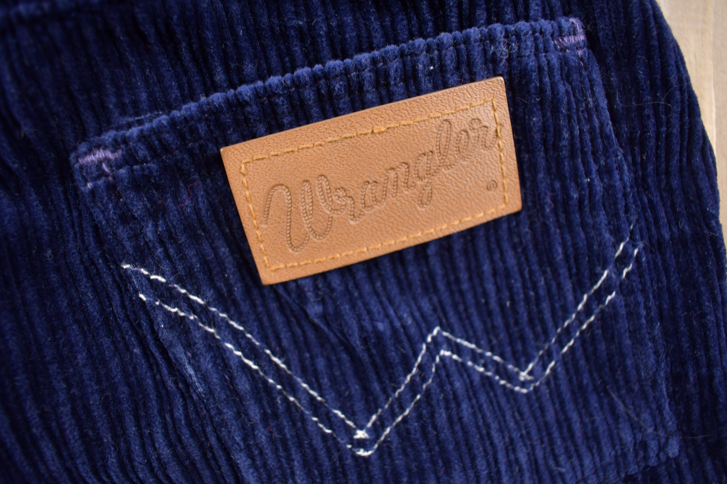 Vintage 1970s Wrangler Navy Corduroy Bell Bottom Pants Size 29 x 27