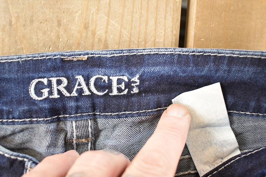 Vintage Deadstock Y2K Grace In LA Bedazzled Bootcut Low Rise Jeans Women's Size 26 x 32
