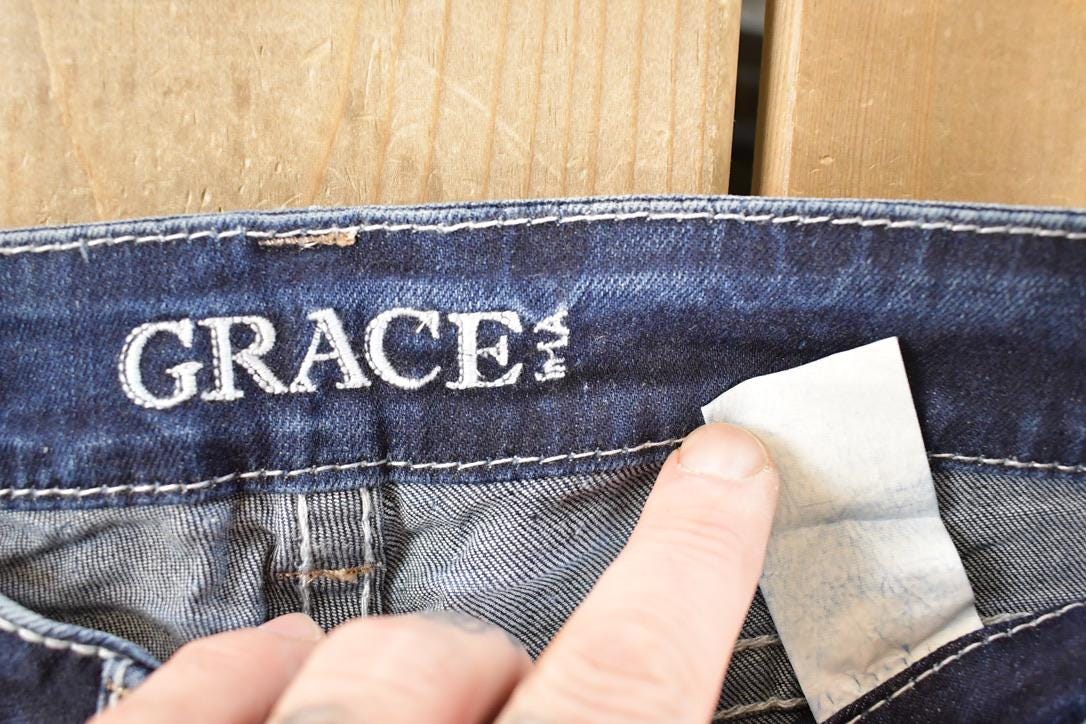 Vintage Deadstock Y2K Grace In LA Bedazzled Bootcut Low Rise Jeans Women's Size 26 x 32