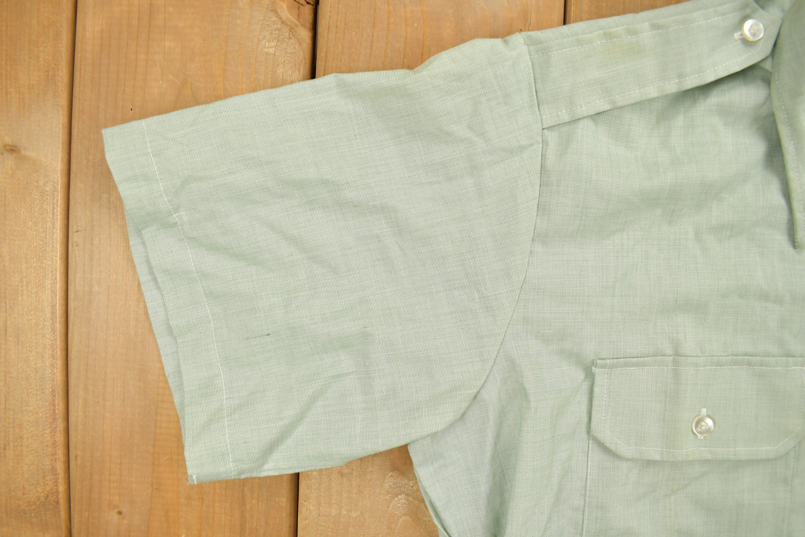 Vintage 1981 Green Button Up Short Sleeve Shirt