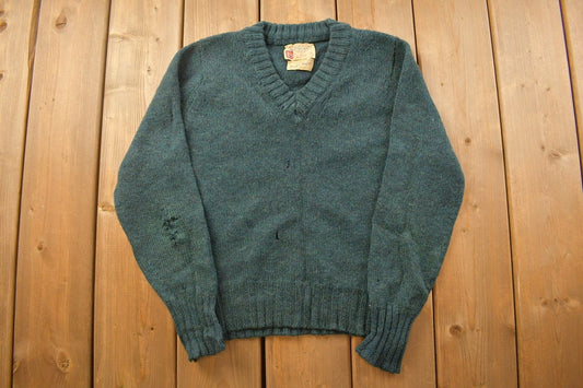 Vintage 1960s Alpacan Knitted V Neck Sweater / 60s Sweater / Sweatshirt / Pullover / Knit / Wool / Alpaca / Made in USA / True Vintage