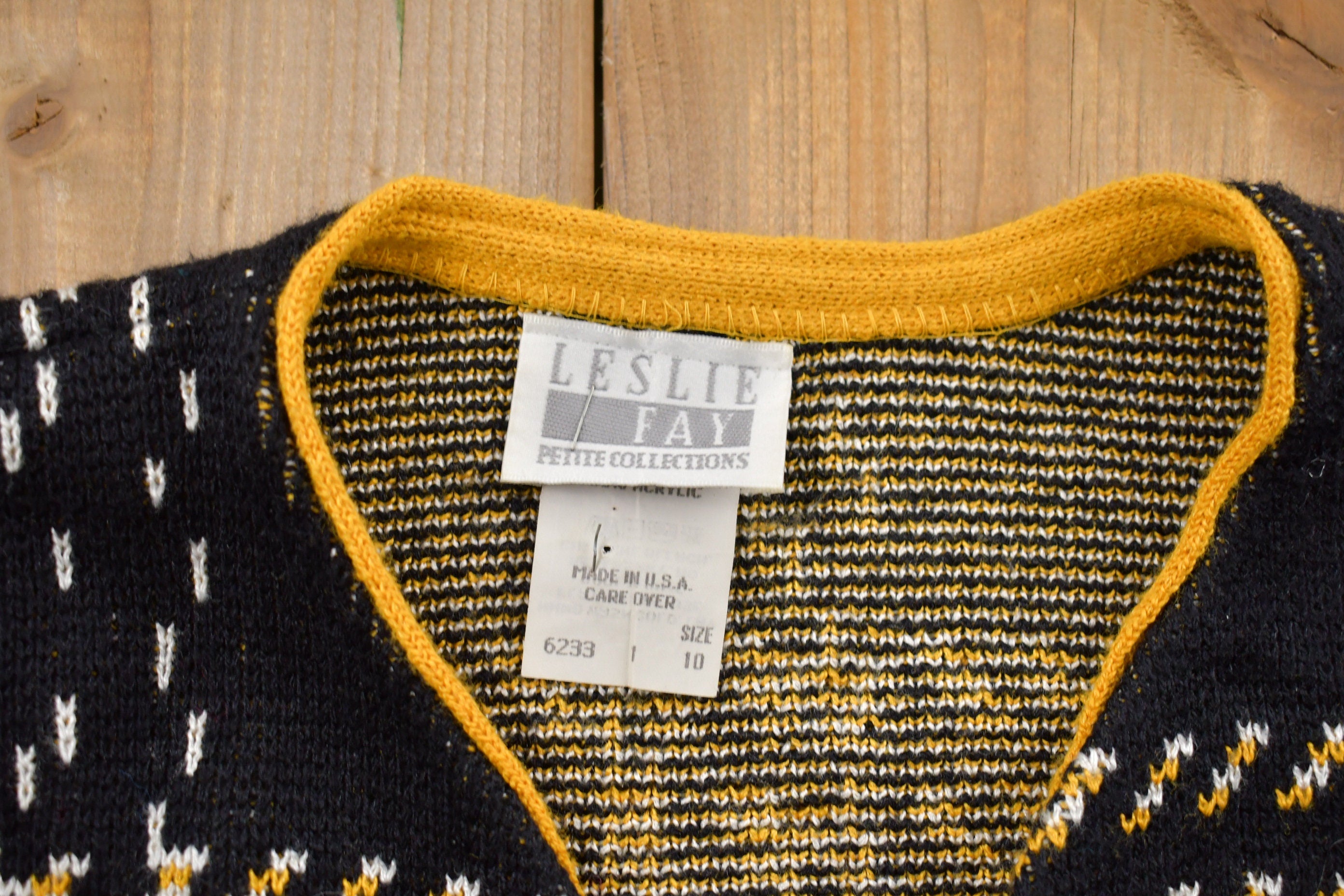 Vintage 1990s Knitted Sweater