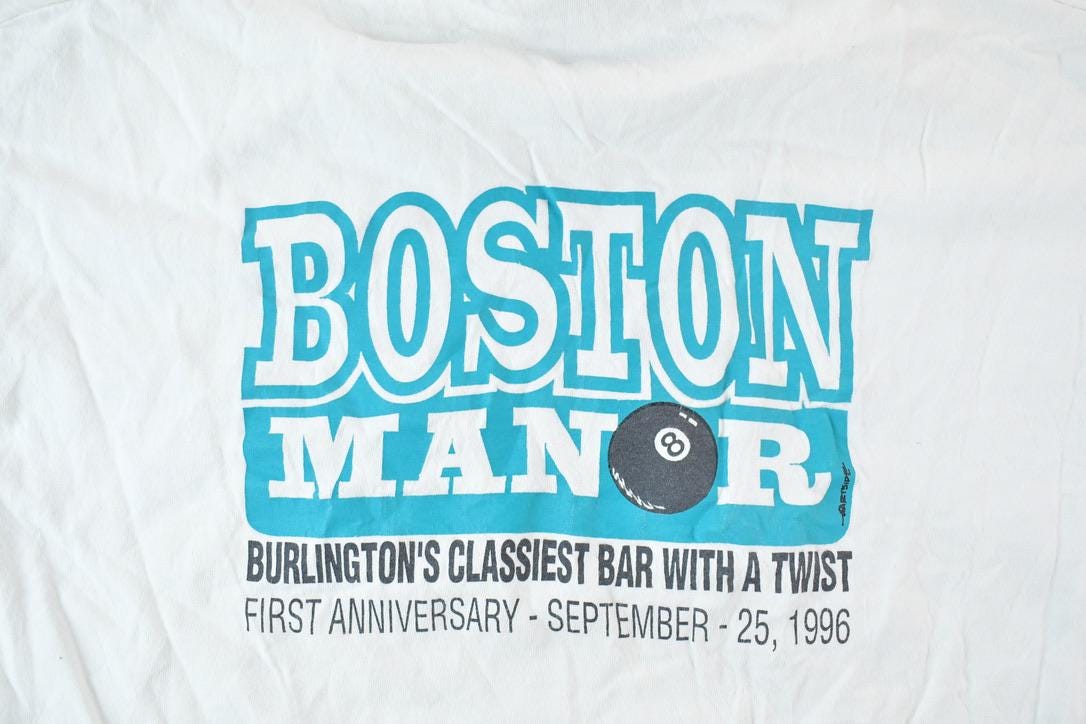 Vintage 1990s Boston Manor Burlington Souvenir T-Shirt / Vintage Streetwear / Vacation Tee / Travel T Shirt