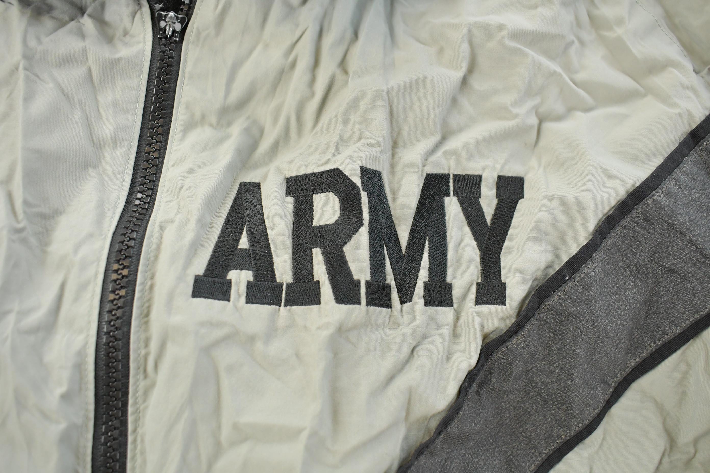 Vintage 1990s Army Fitness Windbreaker Jacket Men's Large Long