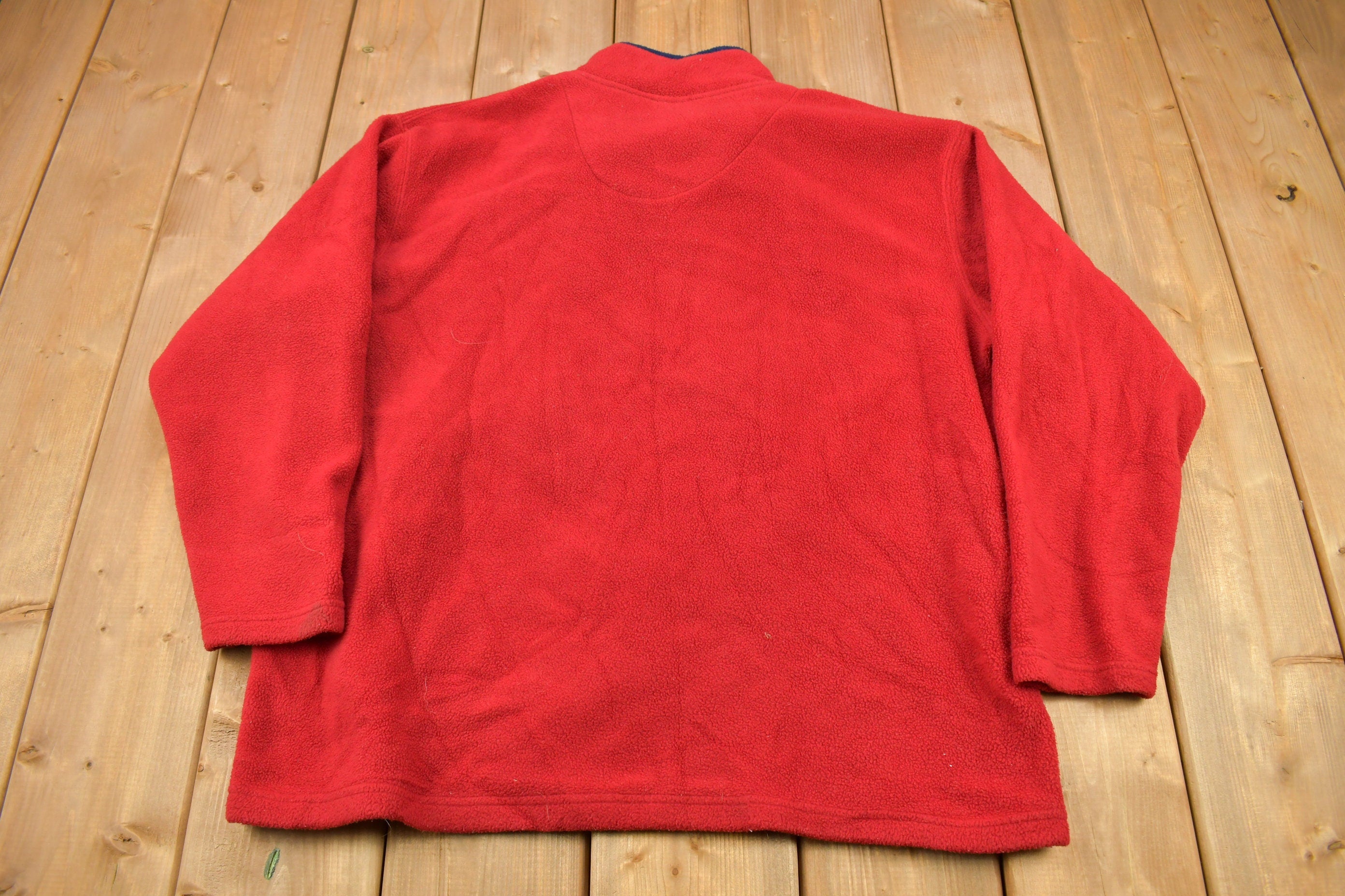 Vintage 2000 Looney Tunes Embroidered Fleece Sweatshirt