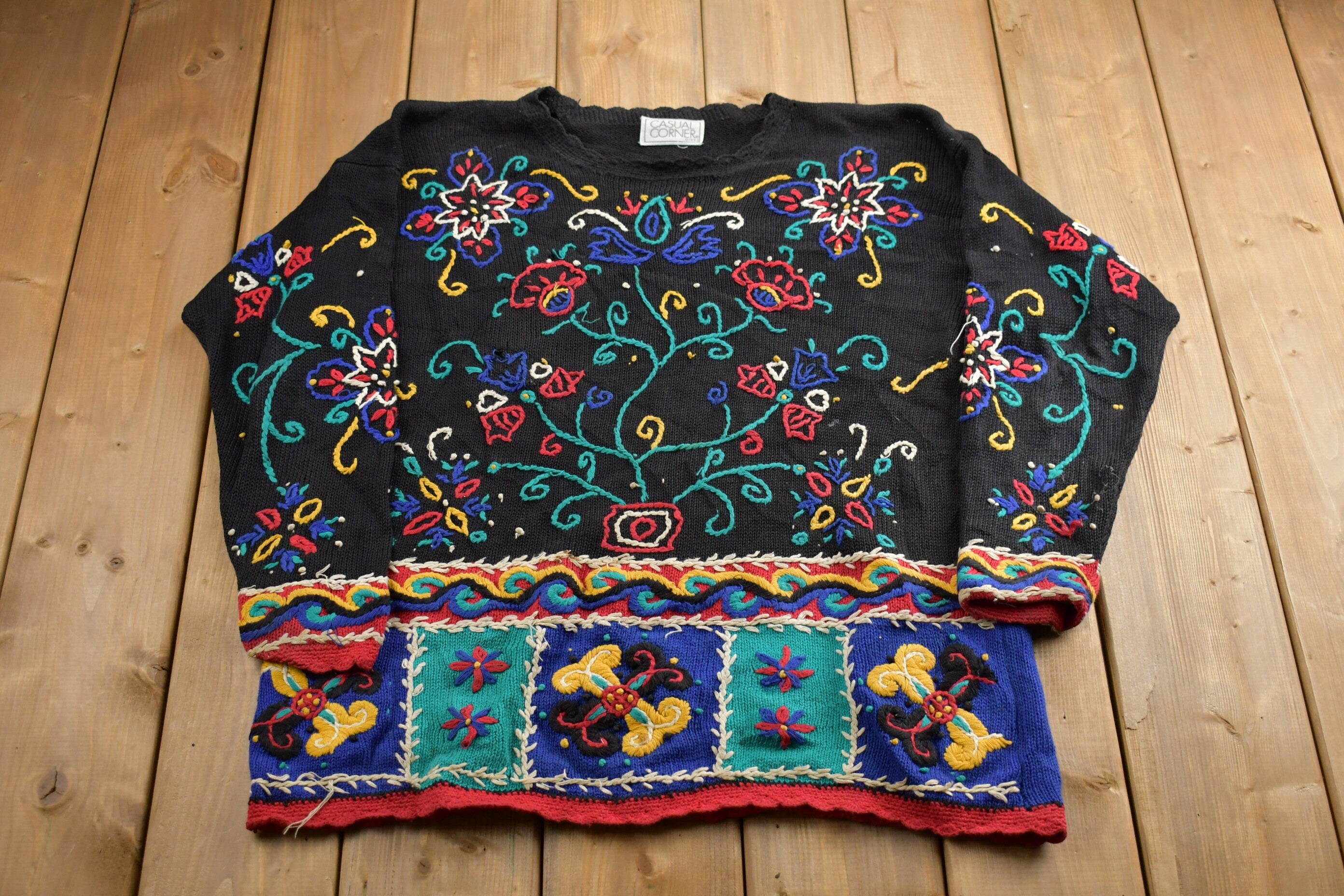 Vintage 1993 Casual Corner Floral Embroidery Knitted Sweater