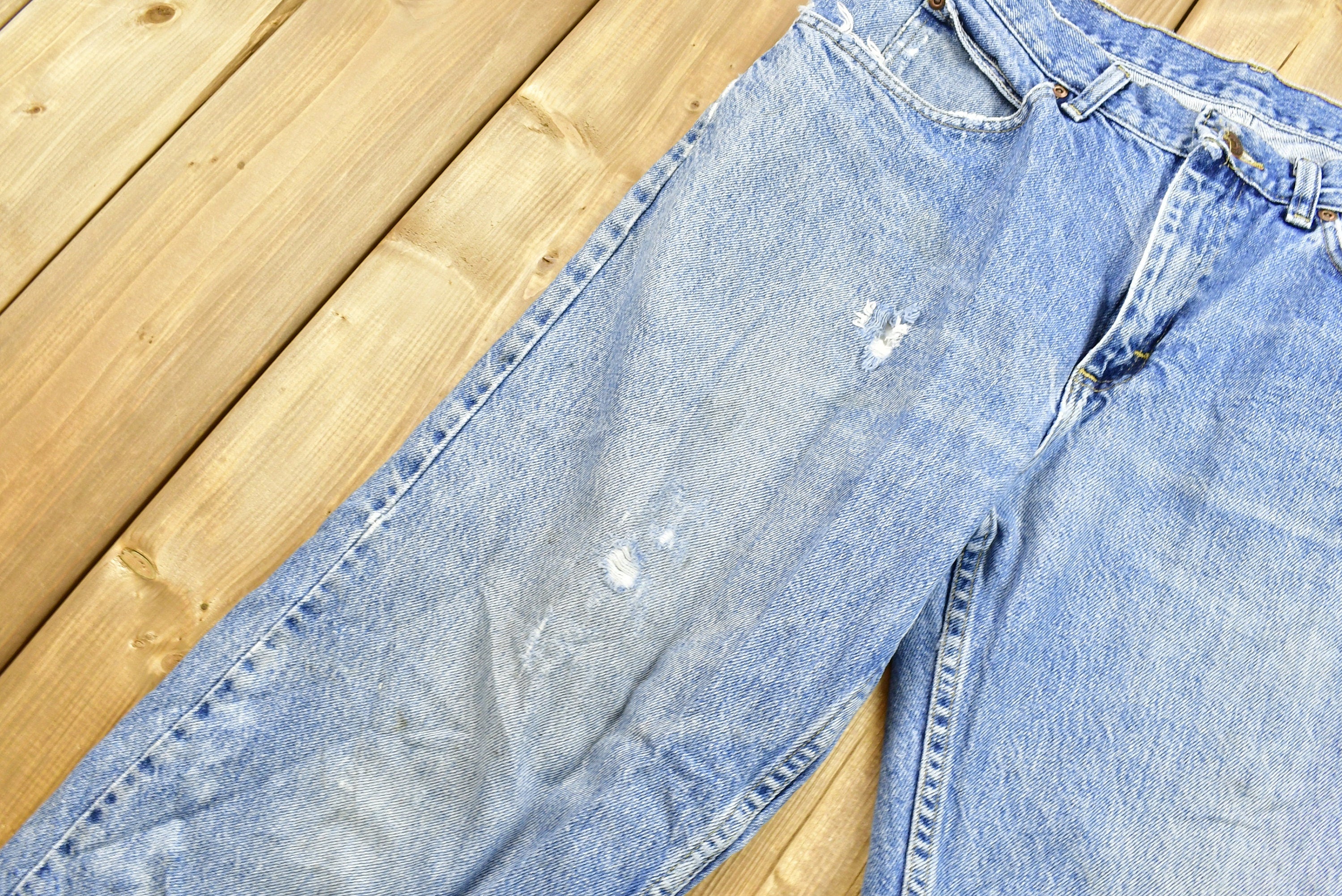 Vintage 1990s LEE Light Washed Distressed Jeans