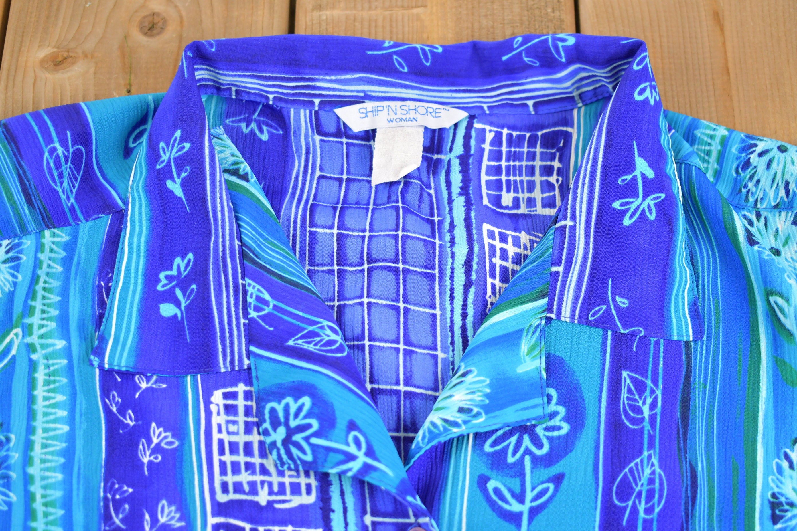 Vintage 1980s Ship n Shore Womens Button Up Shirt