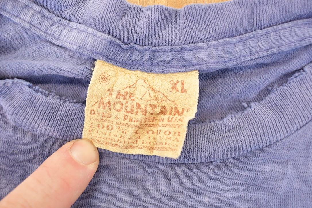 Vintage 1990s The Mountain Two Loons Souvenir Travel T-Shirt Men's XL